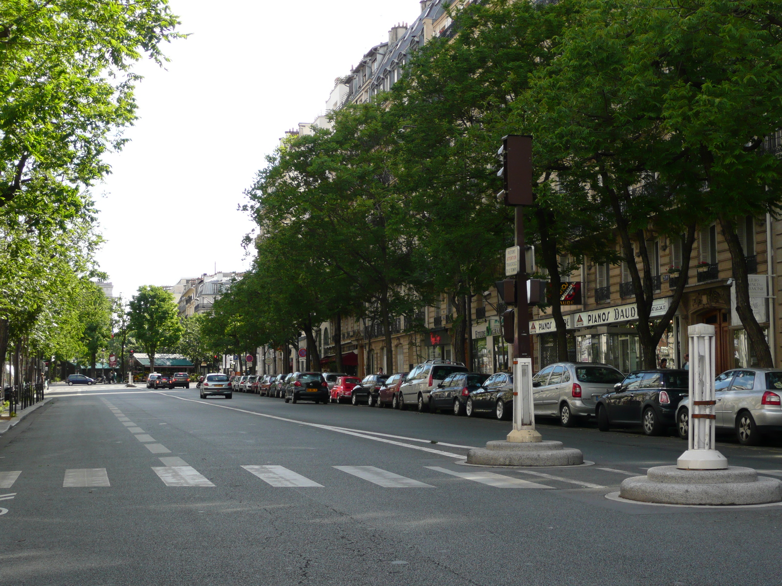 Picture France Paris 17th Arrondissement Avenue de Wagram 2007-05 57 - Trips Avenue de Wagram