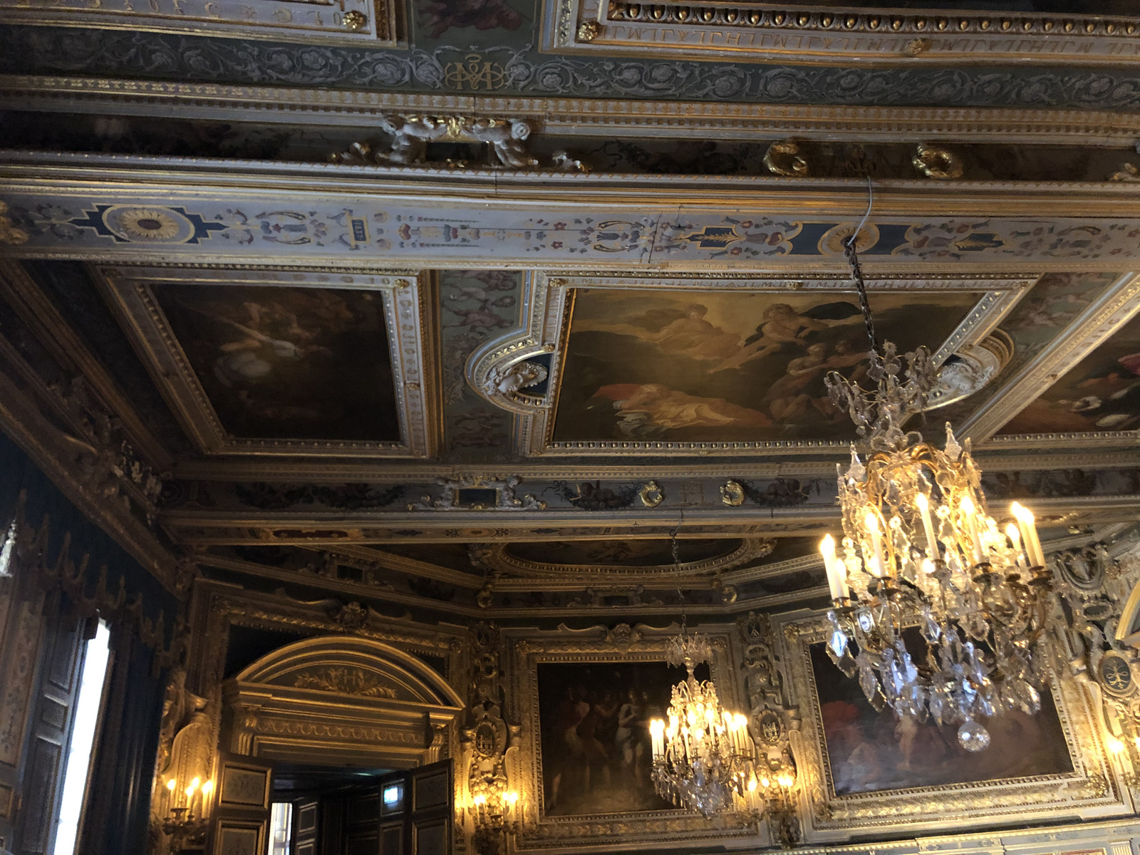 Picture France Fontainebleau 2019-04 255 - Store Fontainebleau