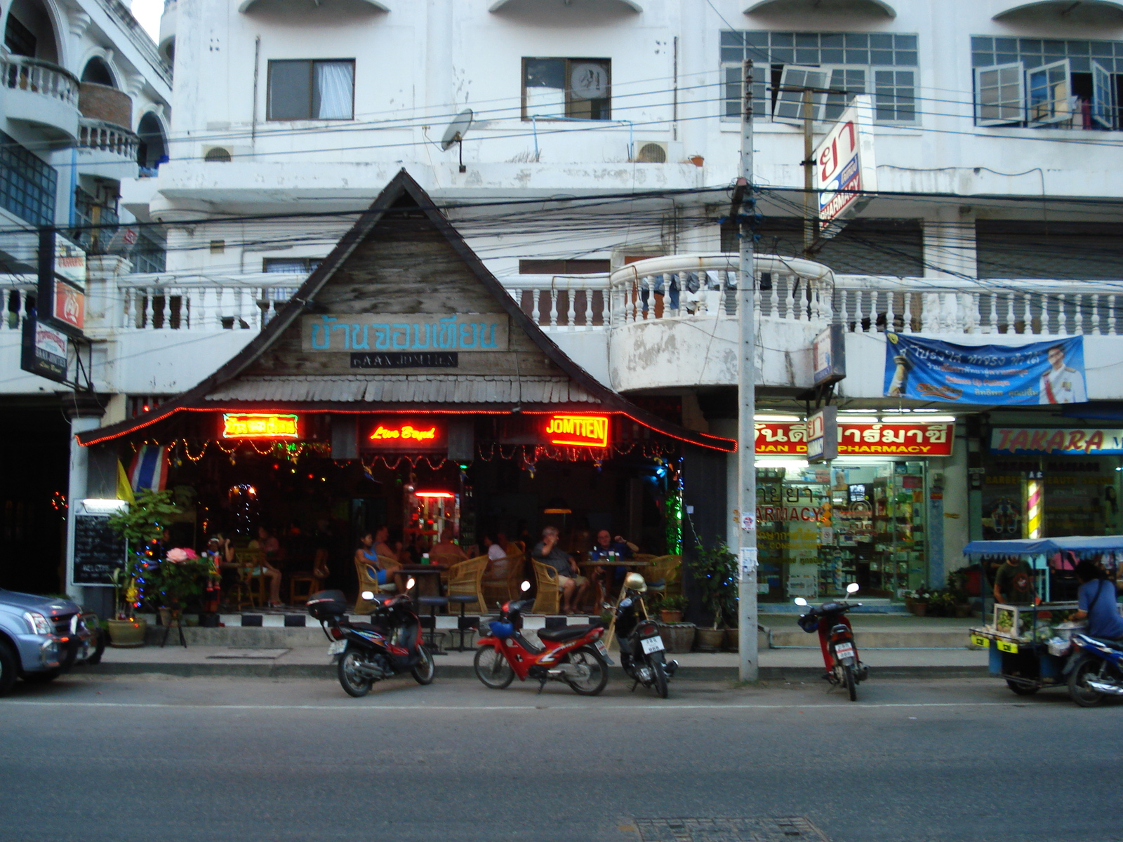 Picture Thailand Jomtien Thappraya 2008-01 54 - Car Thappraya