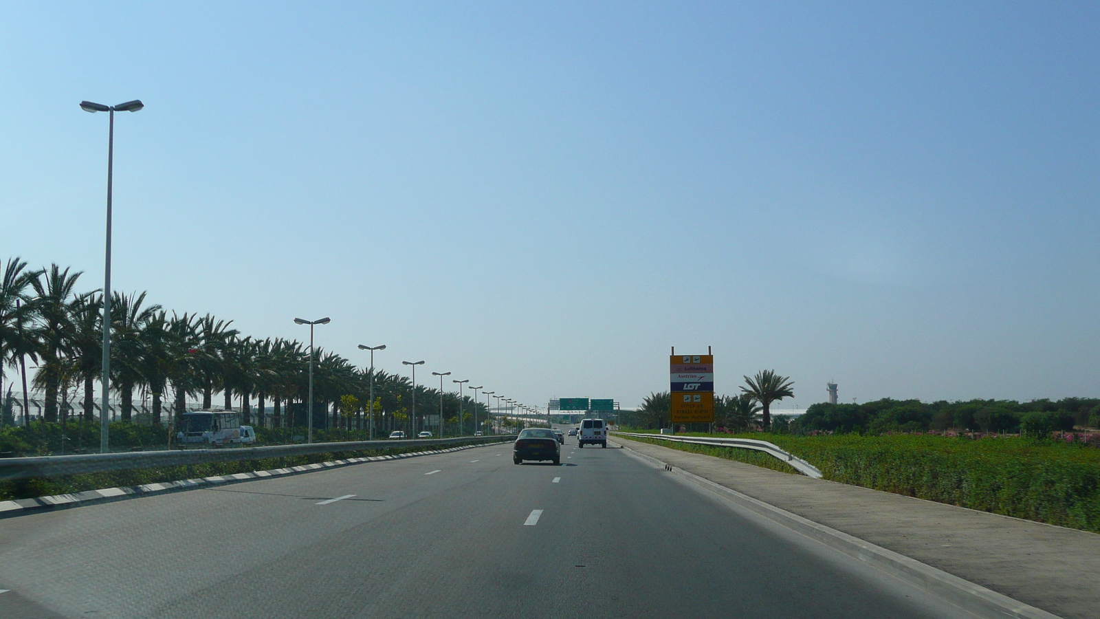 Picture Israel Tel Aviv to Ben Gurion Airport 2007-06 71 - Photographer Tel Aviv to Ben Gurion Airport