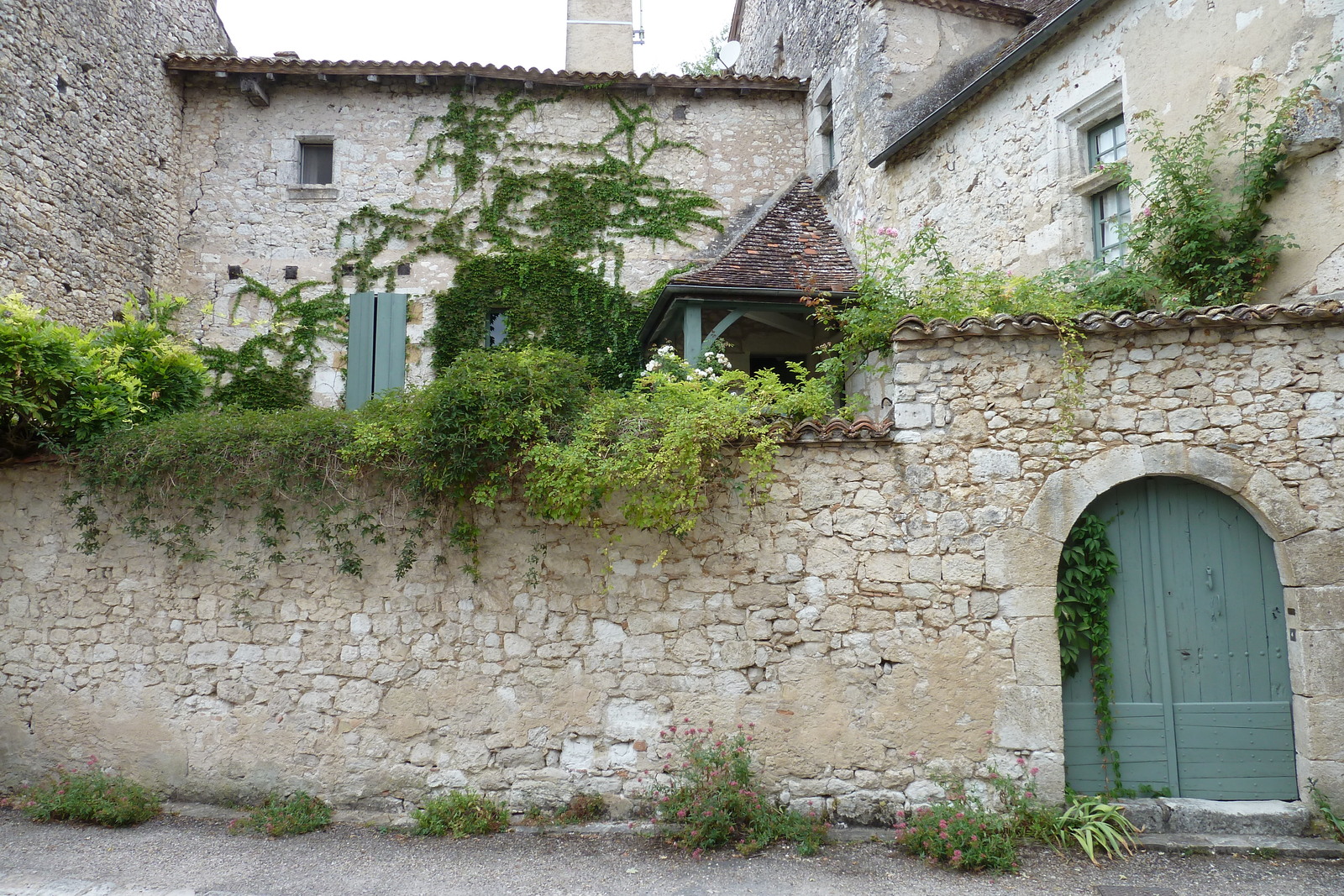 Picture France Issigeac 2010-08 44 - Perspective Issigeac