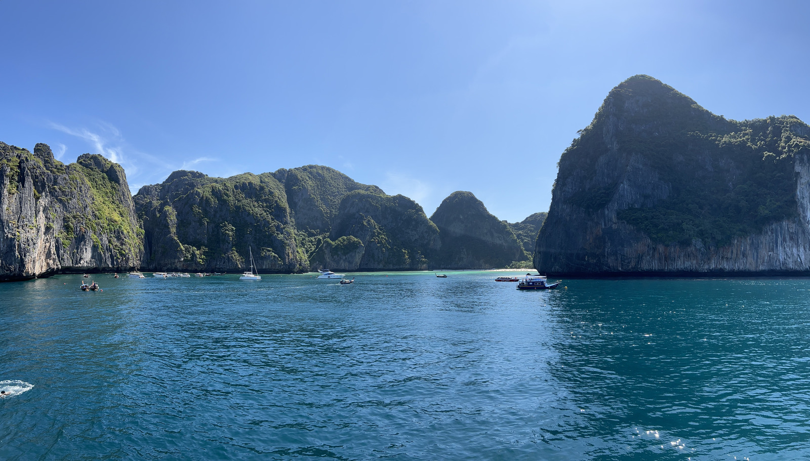 Picture Thailand Phuket to Ko Phi Phi Ferry 2021-12 25 - Perspective Phuket to Ko Phi Phi Ferry