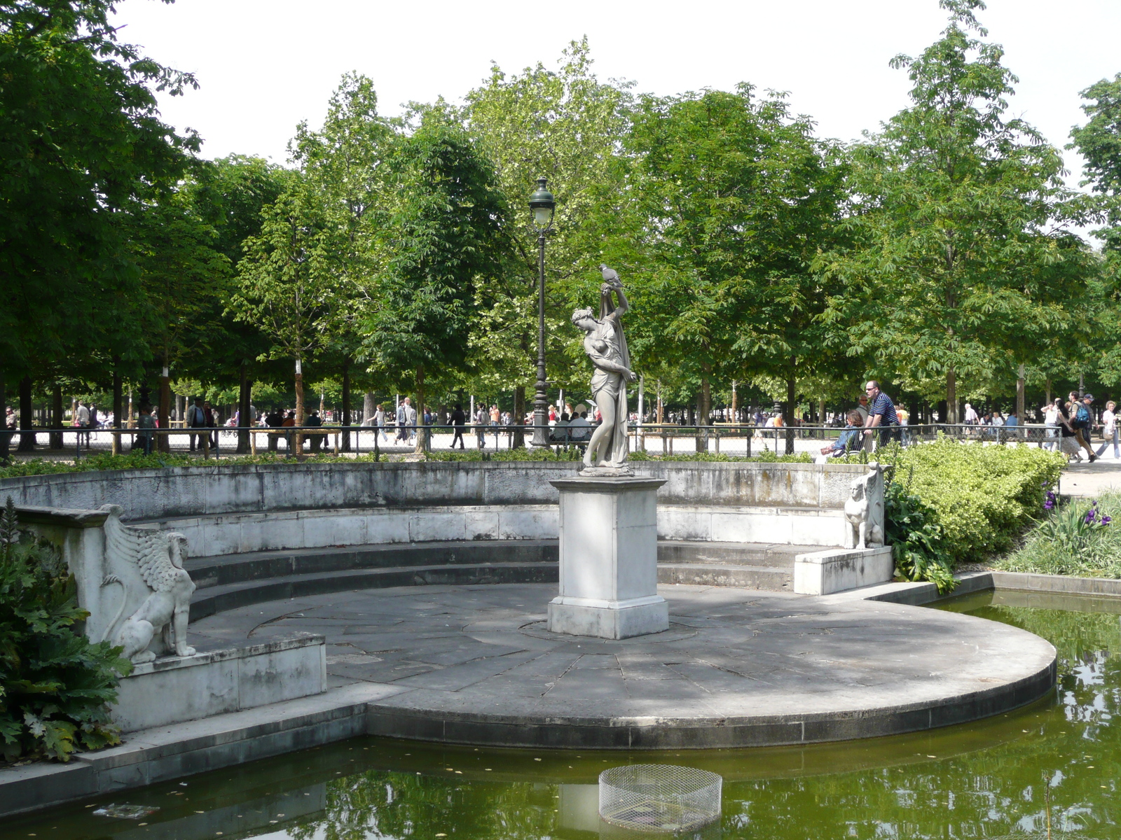 Picture France Paris Garden of Tuileries 2007-05 240 - Flight Garden of Tuileries