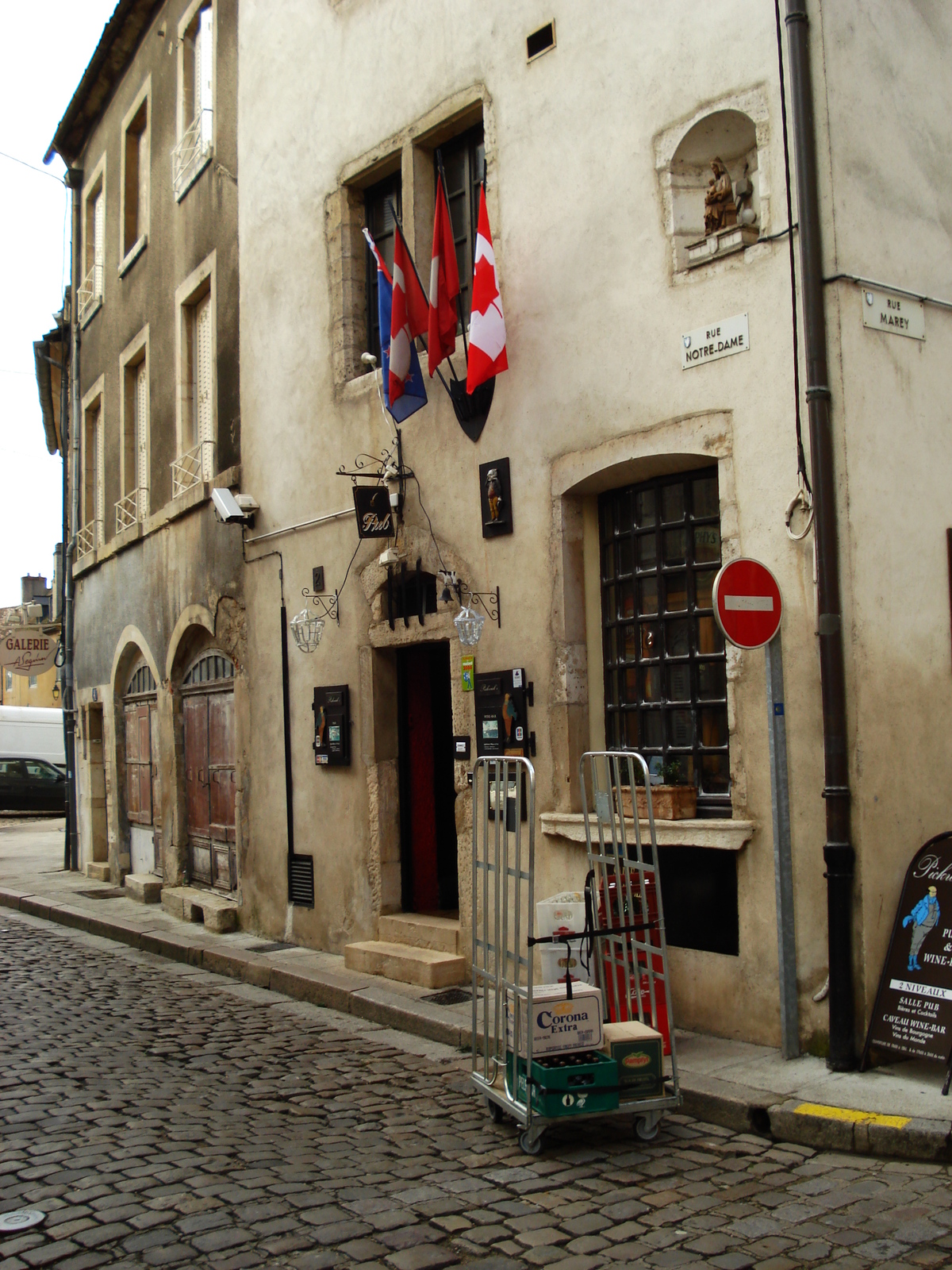 Picture France Beaune 2007-01 55 - Road Beaune