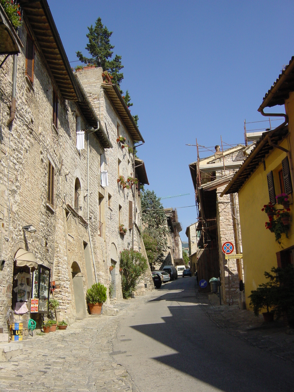 Picture Italy Assisi 2002-07 17 - Road Assisi