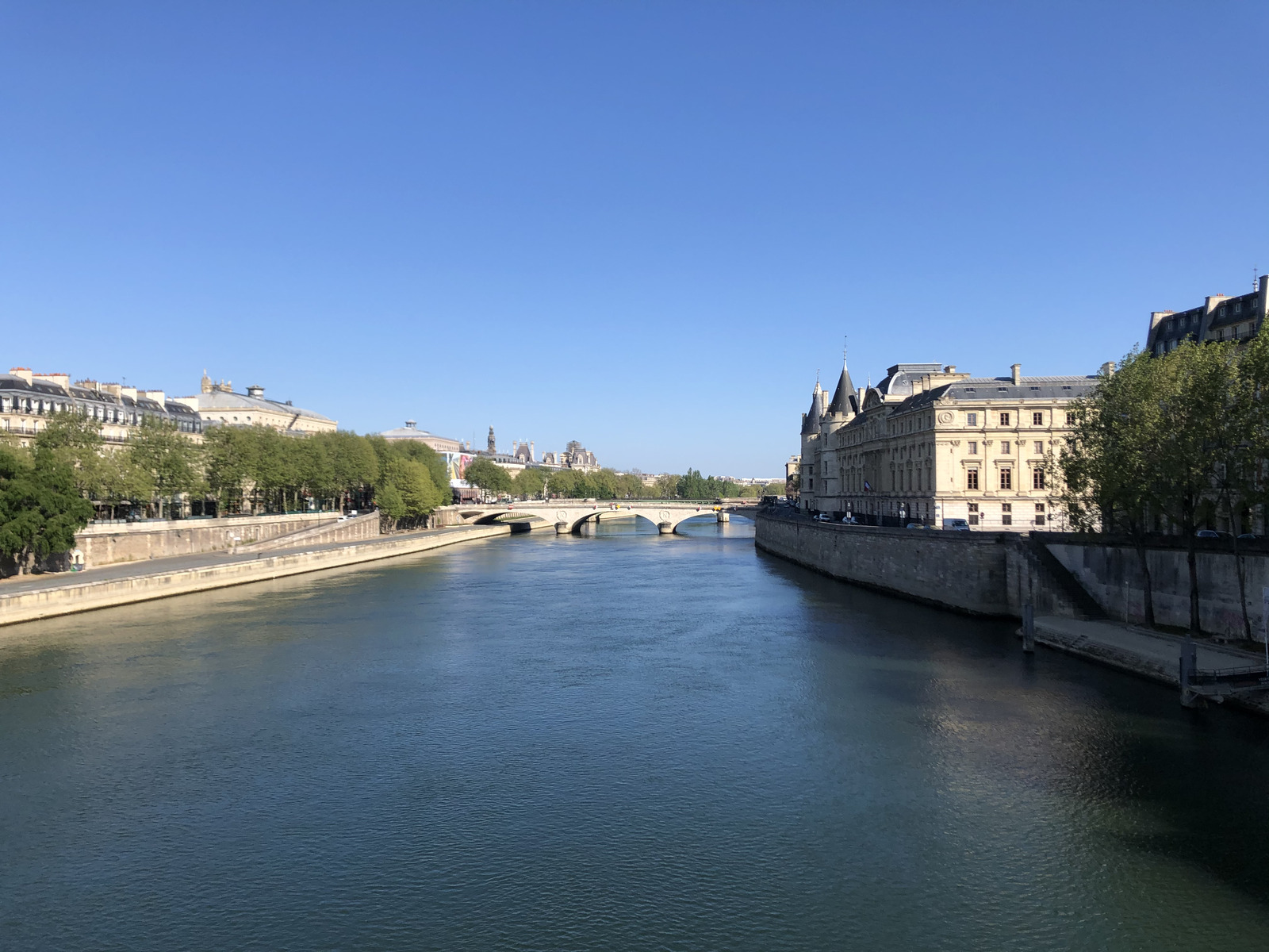 Picture France Paris lockdown 2020-04 225 - Tourist Places Paris lockdown