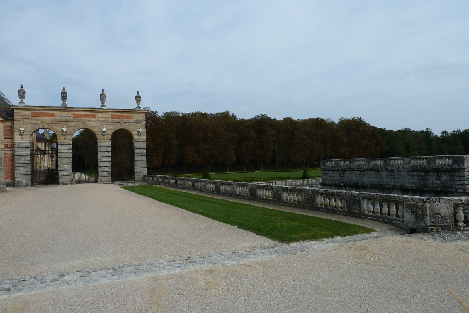 Picture France Vaux Le Vicomte Castle Vaux Le Vicomte Gardens 2010-09 32 - Perspective Vaux Le Vicomte Gardens