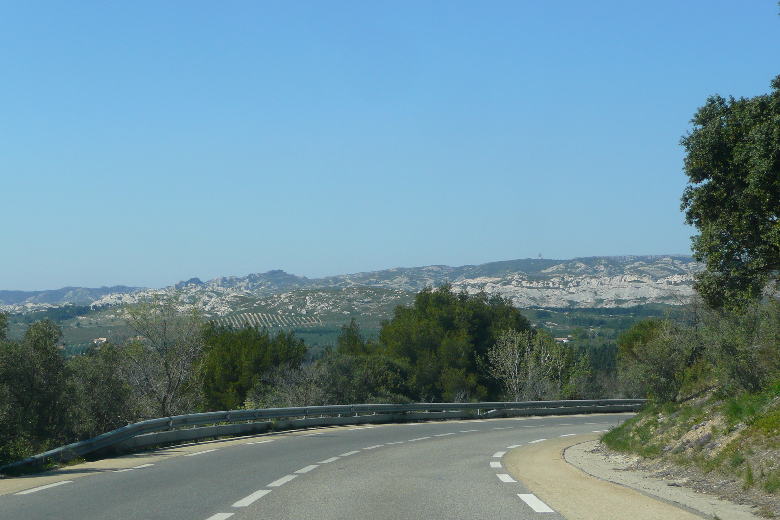 Picture France Provence Aix to Mouries road 2008-04 17 - Road Aix to Mouries road