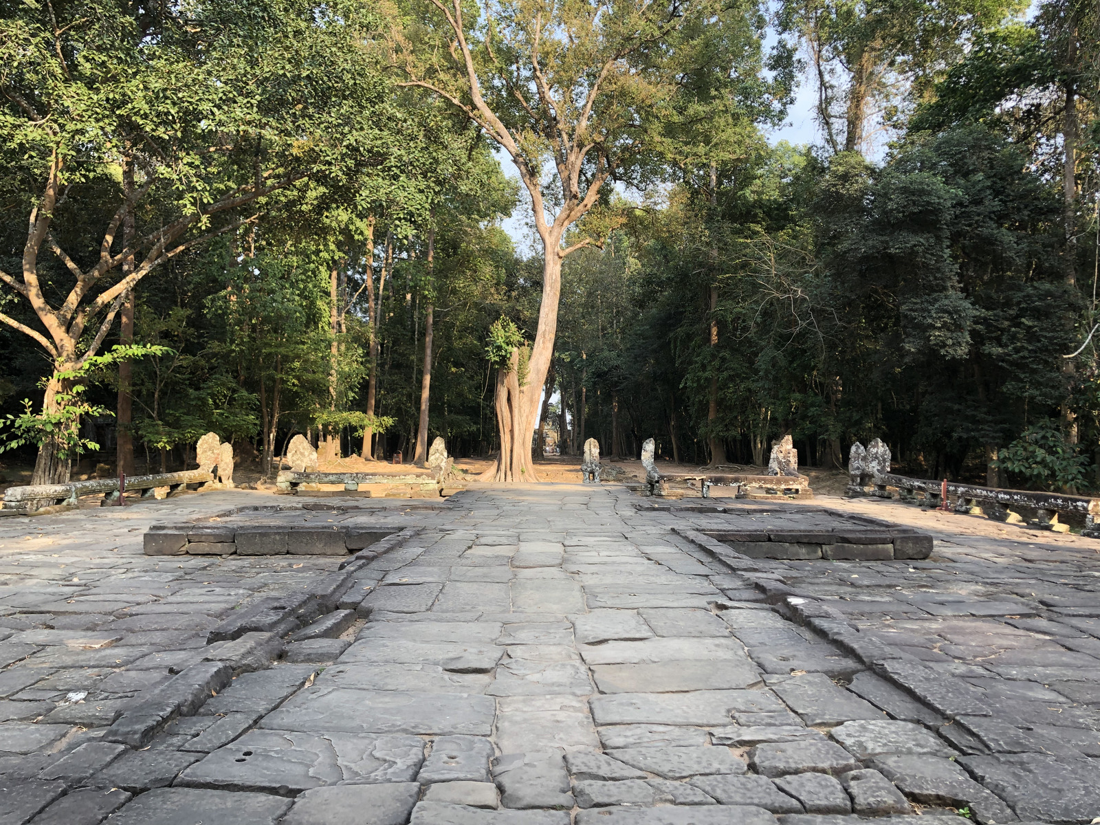 Picture Cambodia Siem Reap Banteay Kdei 2023-01 34 - Perspective Banteay Kdei