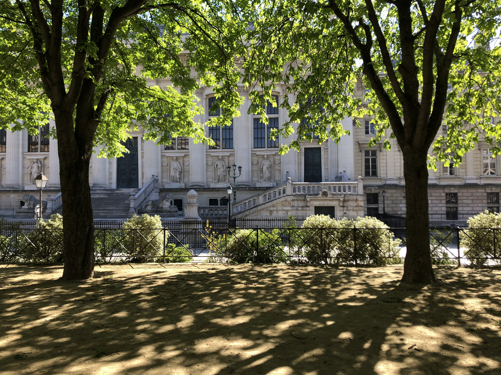 Picture France Paris lockdown 2020-04 27 - Photographers Paris lockdown