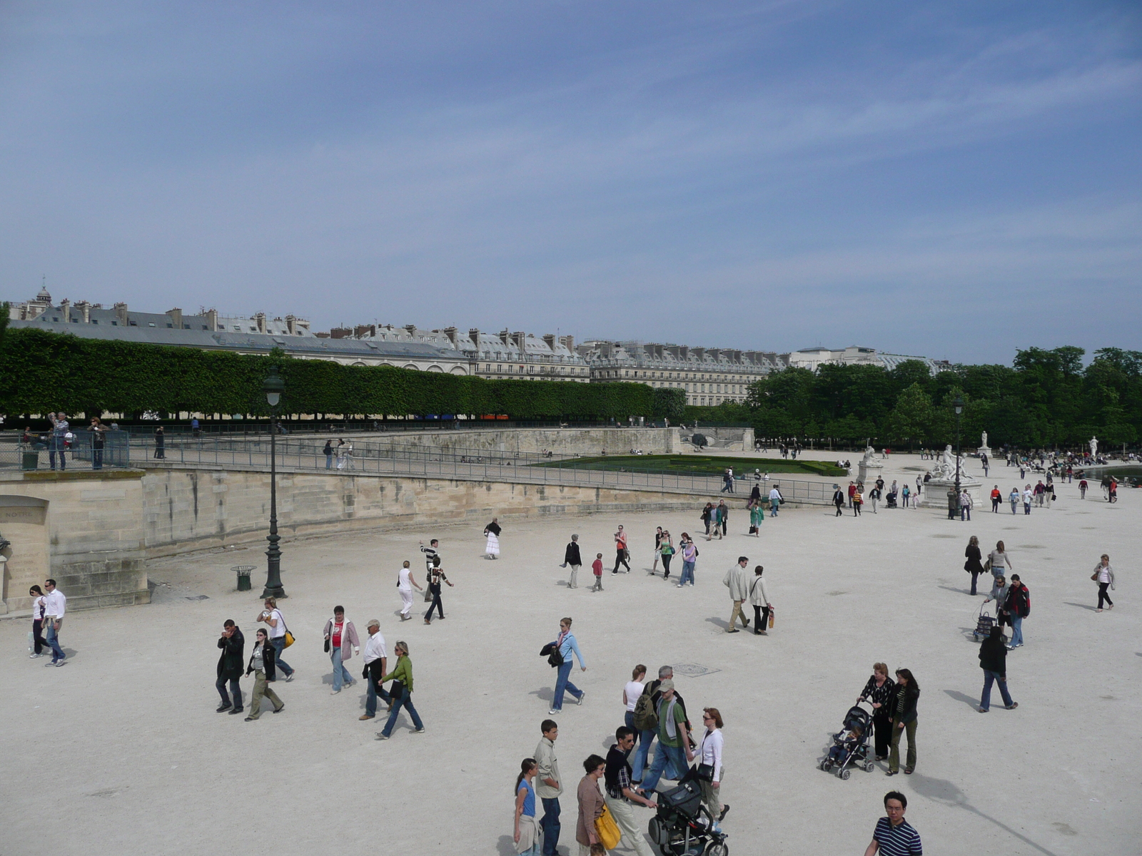 Picture France Paris Garden of Tuileries 2007-05 127 - Shopping Mall Garden of Tuileries