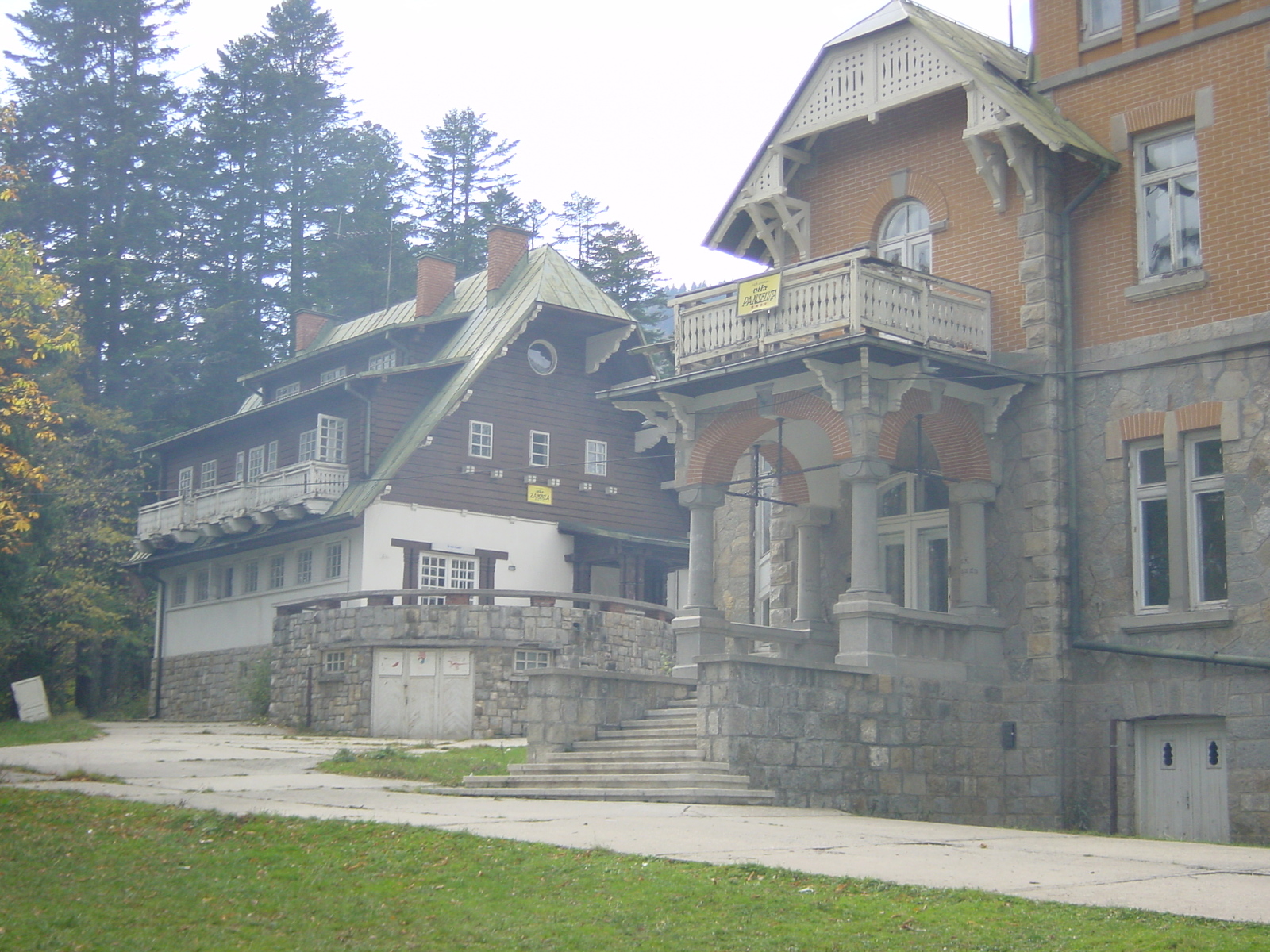 Picture Romania Sinaia 2003-10 71 - Trail Sinaia