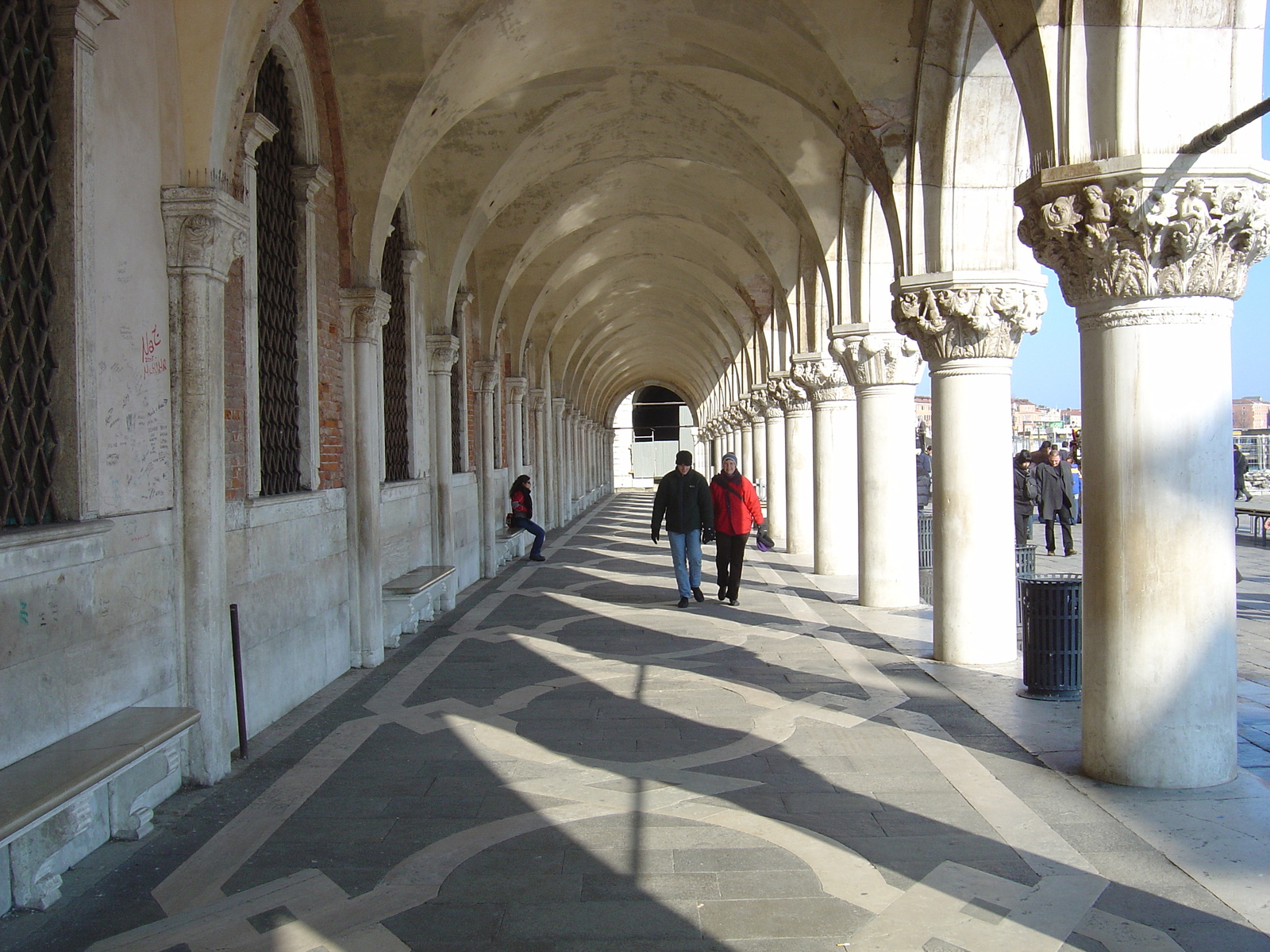 Picture Italy Venice 2005-03 94 - Trail Venice