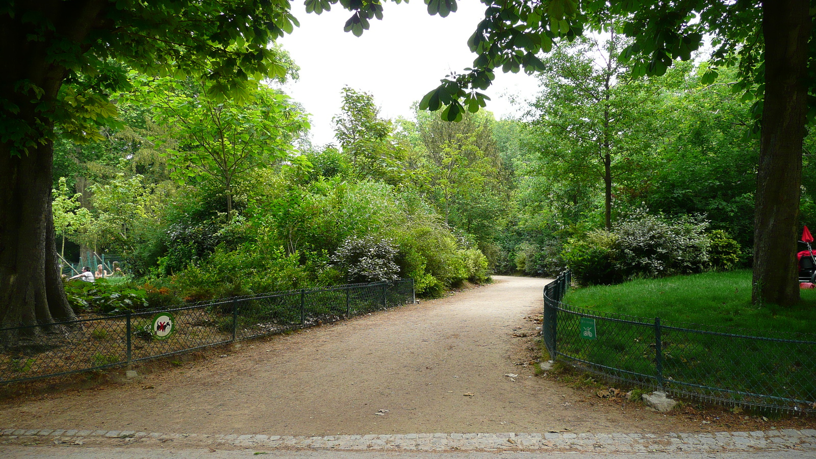 Picture France Paris Monceau Garden 2007-06 28 - Sightseeing Monceau Garden