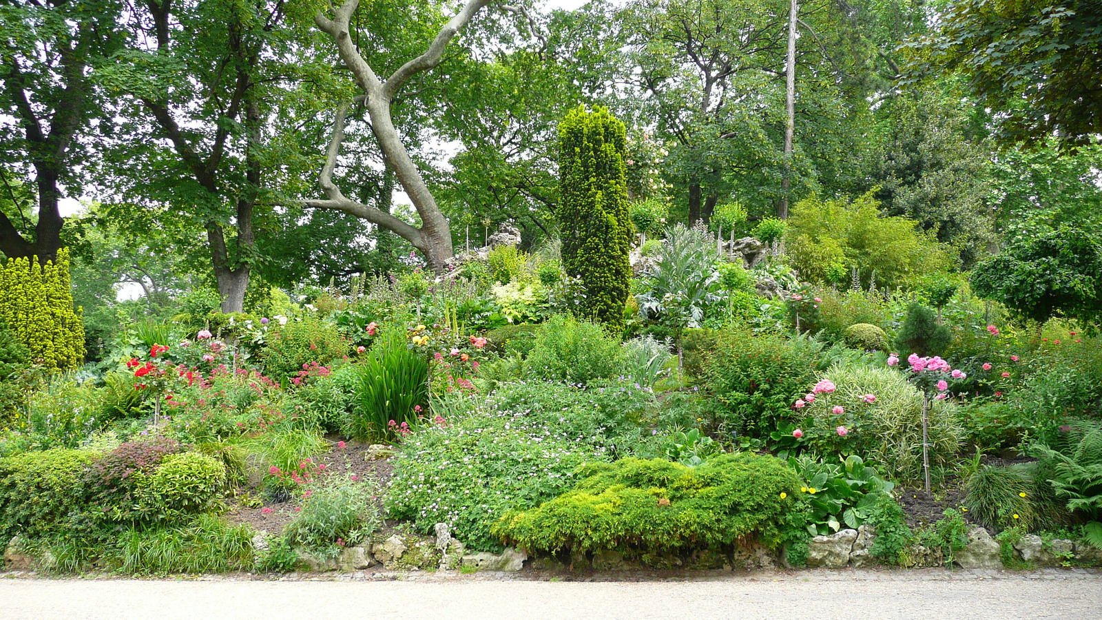 Picture France Paris Monceau Garden 2007-06 14 - Sight Monceau Garden