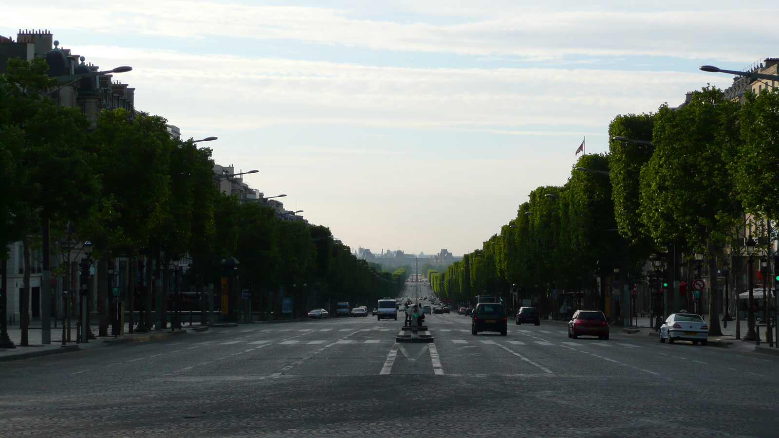 Picture France Paris Etoile and Arc de Triomphe 2007-06 8 - Tourist Attraction Etoile and Arc de Triomphe