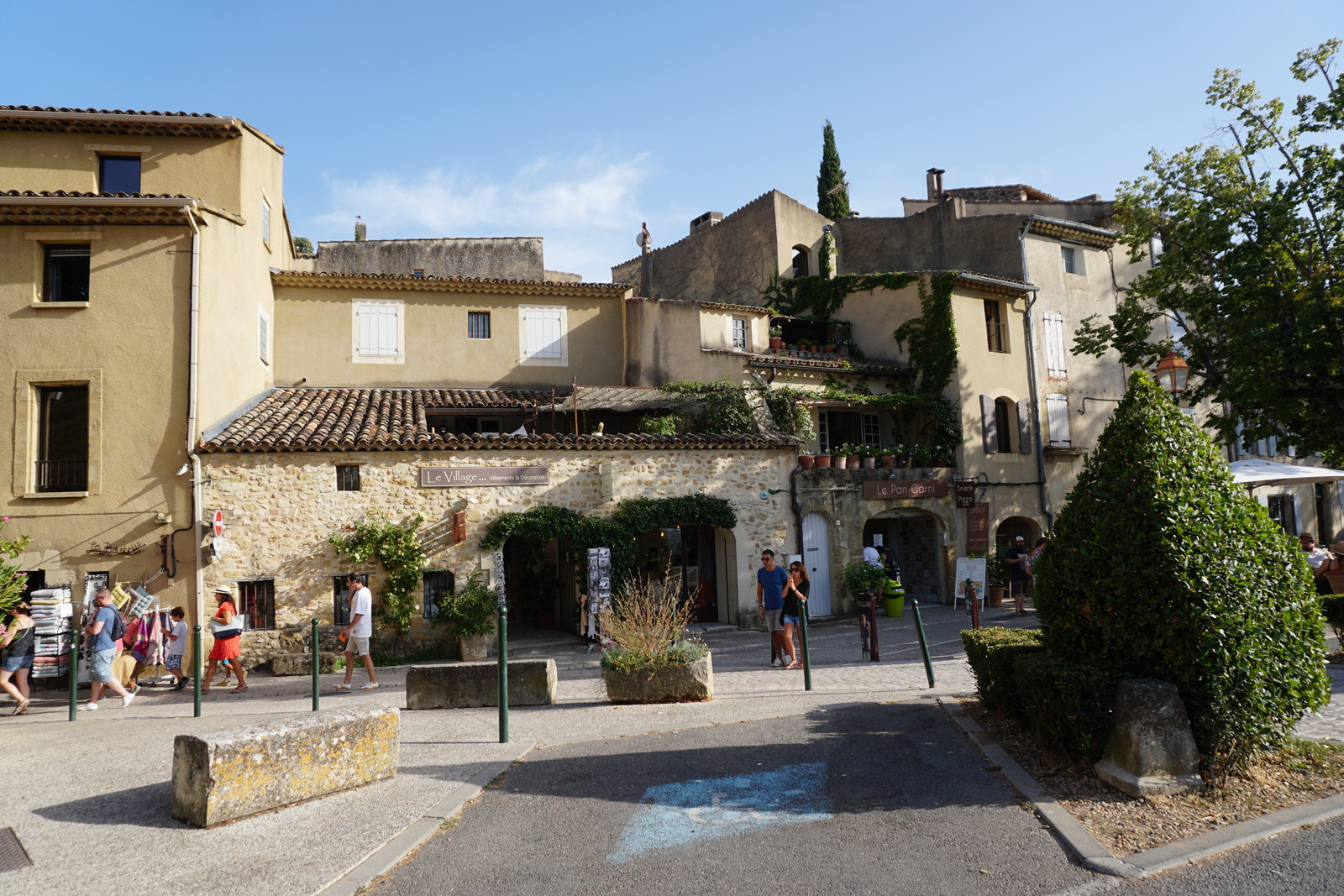 Picture France Lourmarin 2017-08 29 - Tourist Places Lourmarin