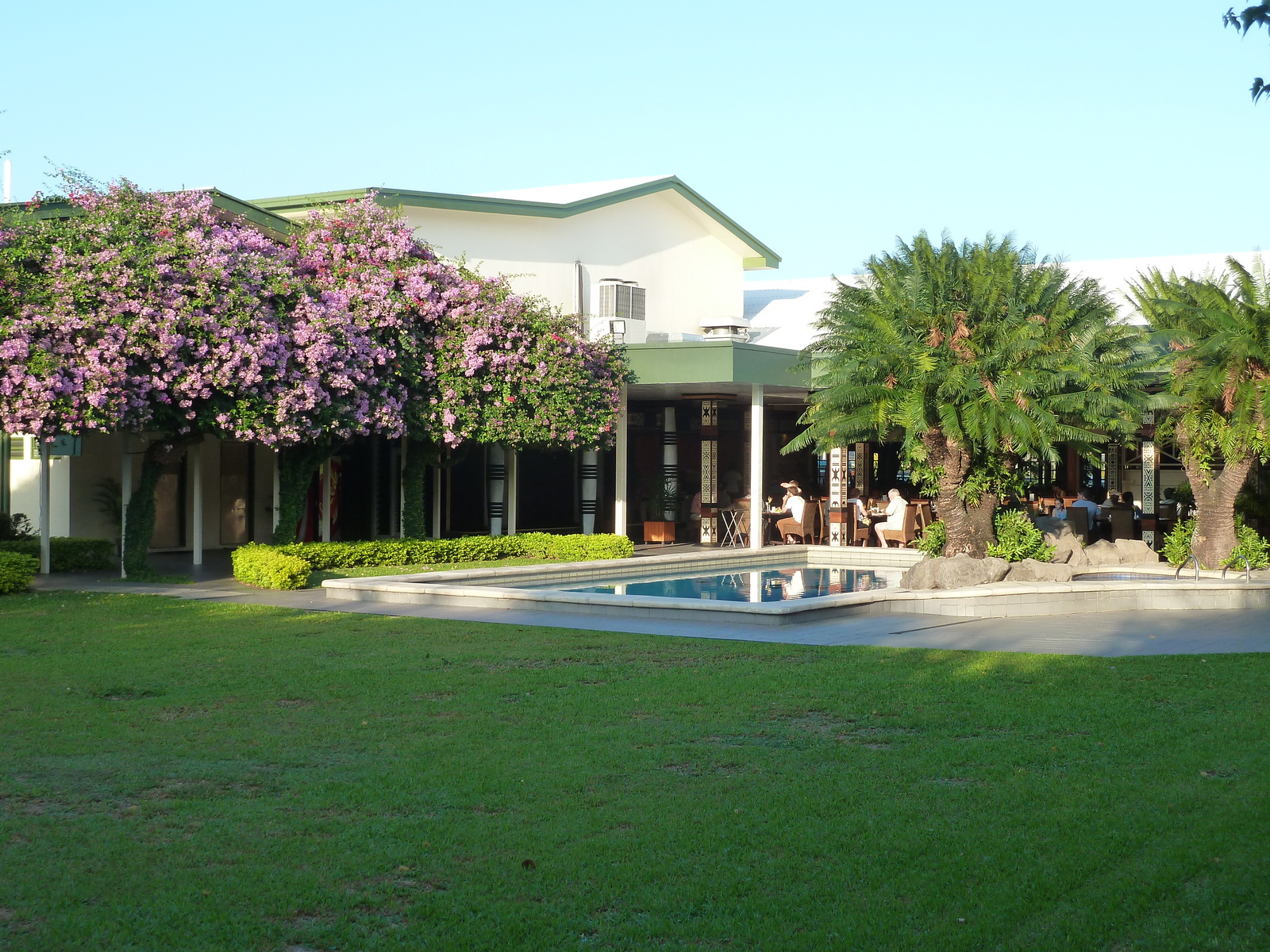 Picture Fiji Raffles Nadi Hotel 2010-05 16 - Perspective Raffles Nadi Hotel