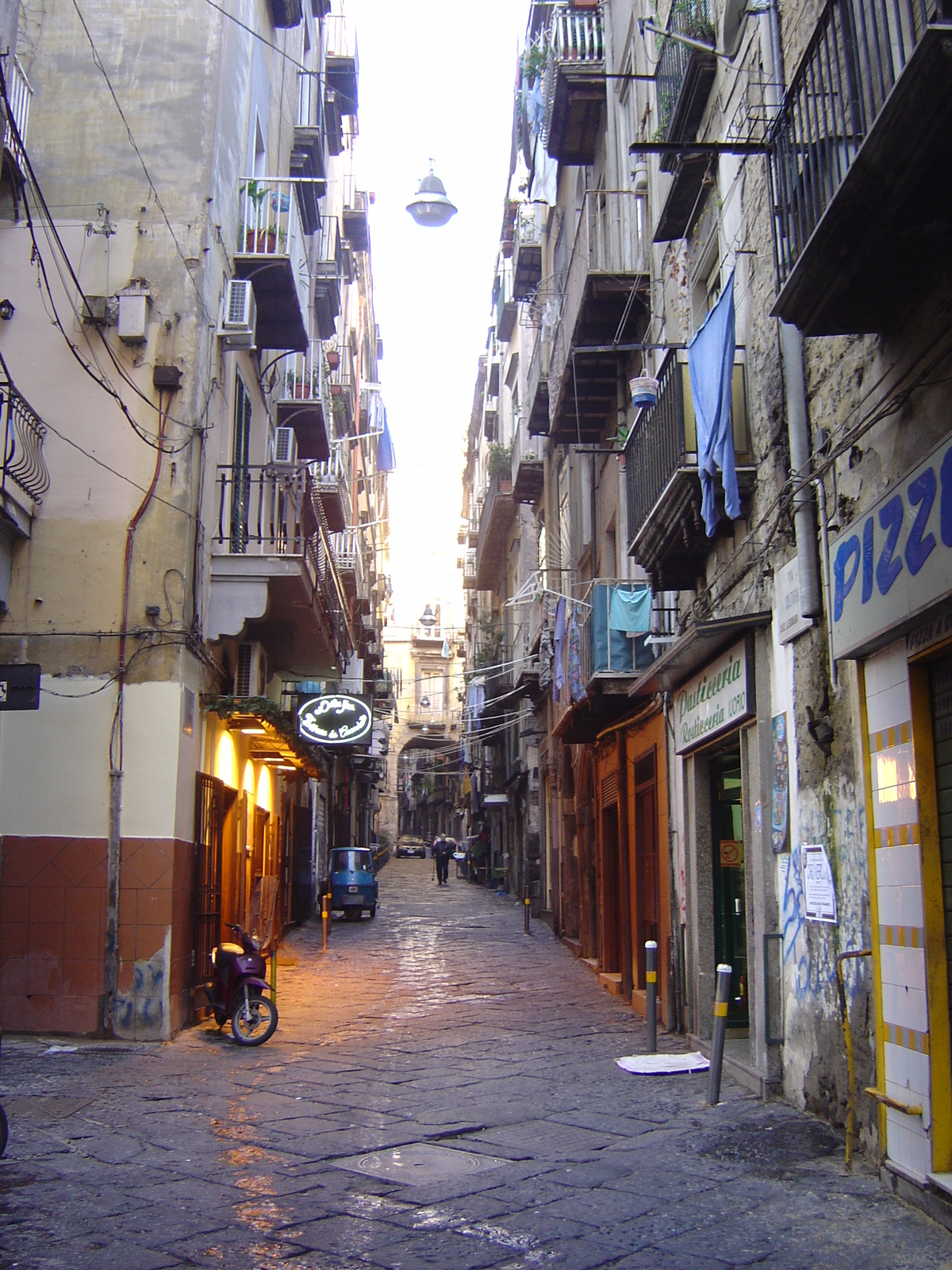 Picture Italy Napoli 2004-11 24 - Perspective Napoli