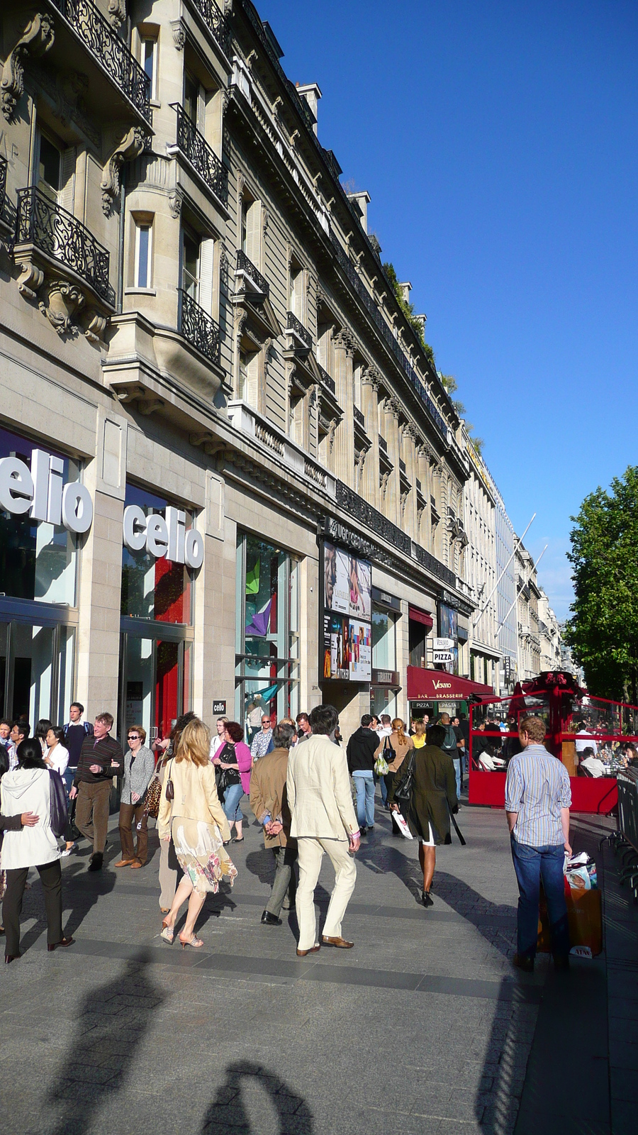 Picture France Paris Champs Elysees 2007-04 8 - Trail Champs Elysees