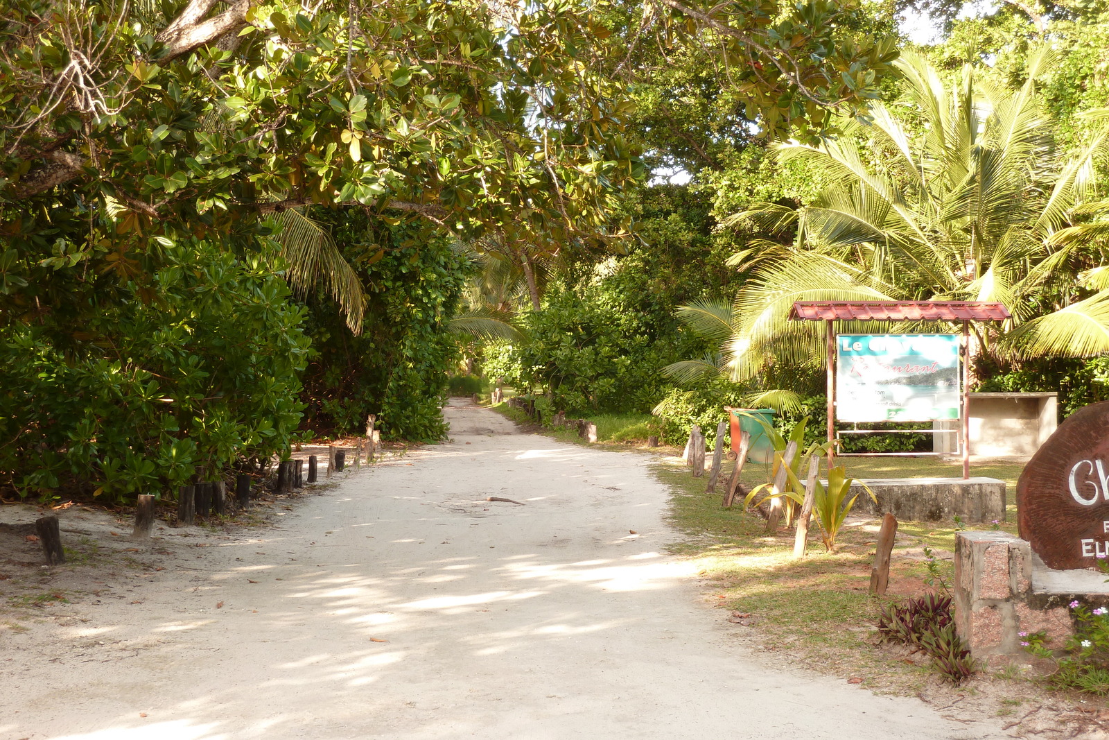 Picture Seychelles Anse Lazio 2011-10 32 - Perspective Anse Lazio