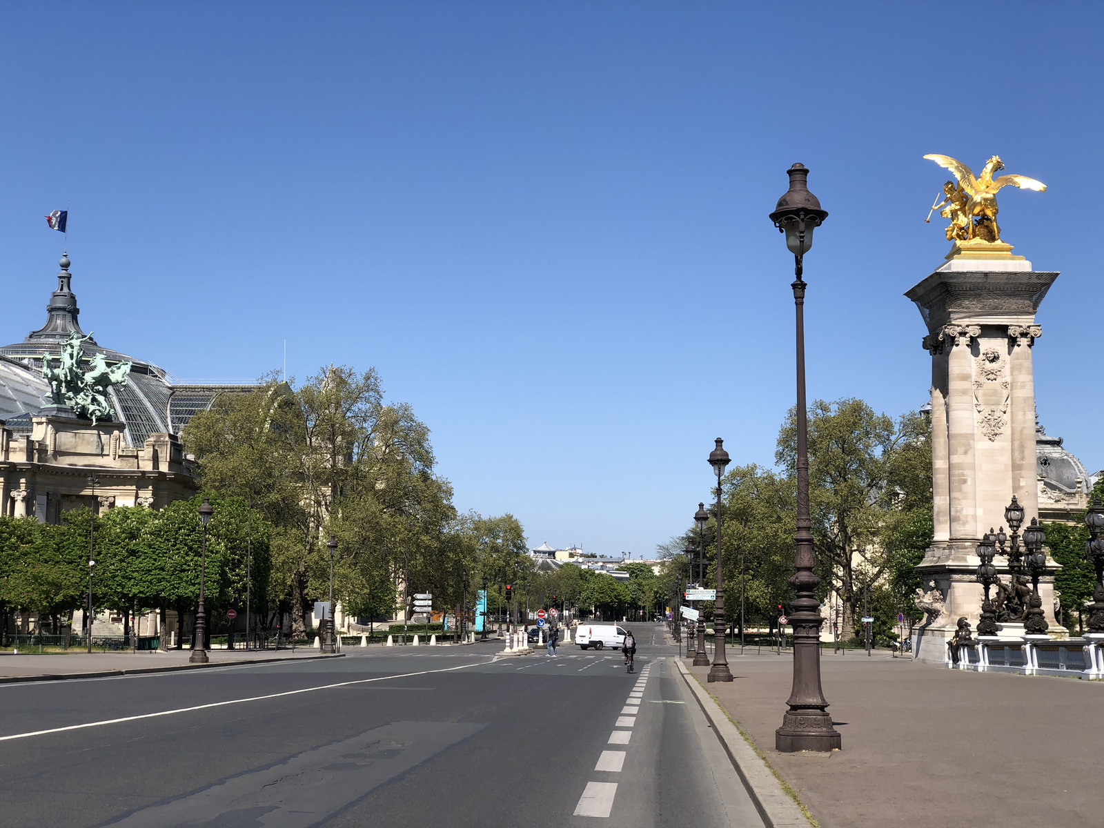 Picture France Paris lockdown 2020-04 31 - Road Paris lockdown