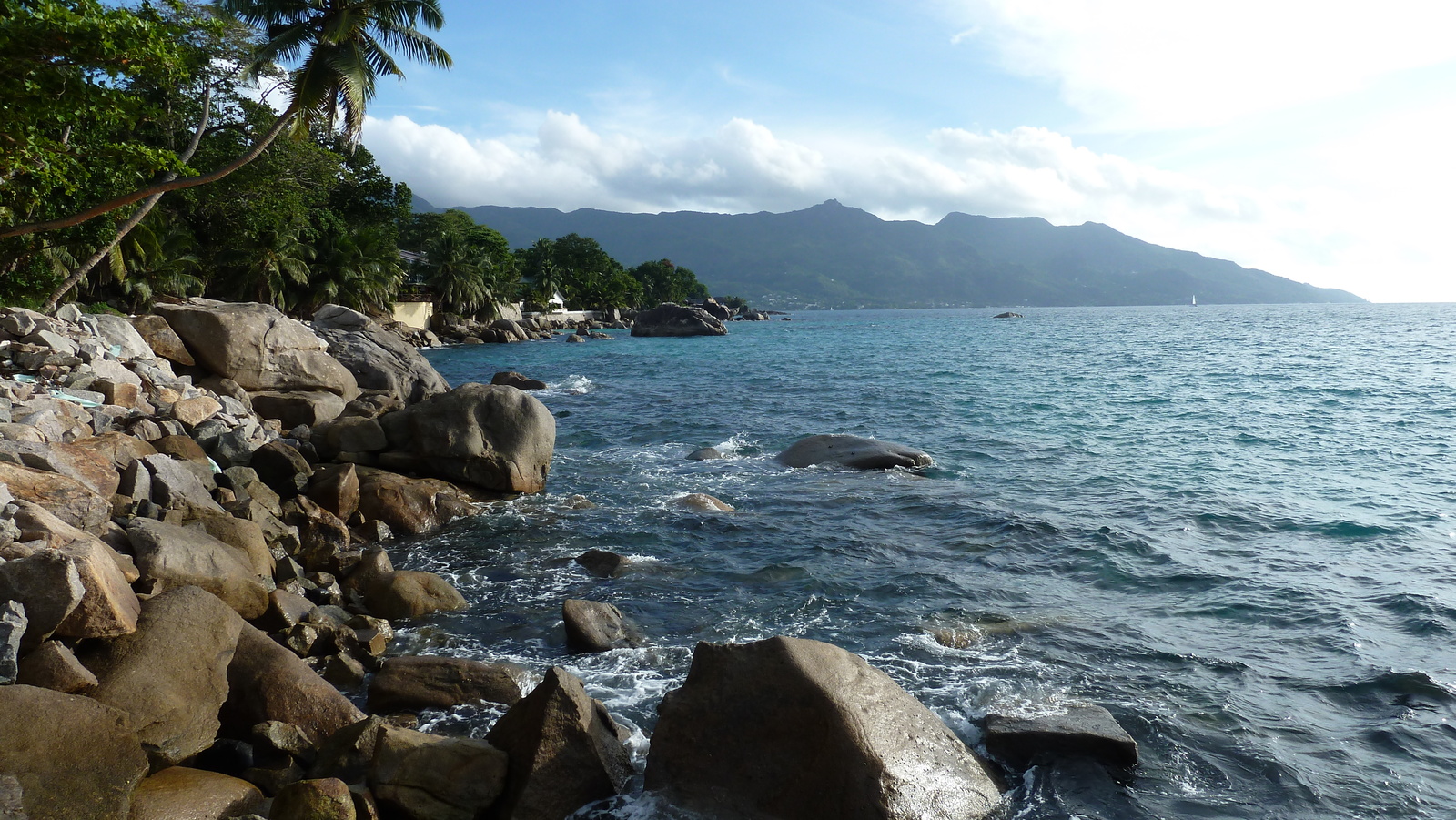 Picture Seychelles Mahe 2011-10 139 - Shopping Mall Mahe