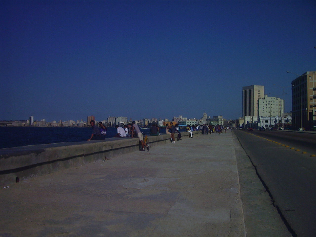 Picture Cuba Havana 1999-04 55 - Road Havana