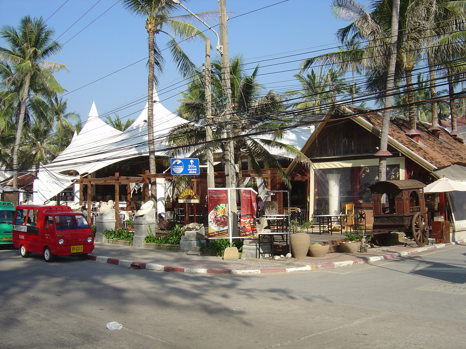 Picture Thailand Phuket Patong Beach Road 2005-12 14 - Randonee Beach Road