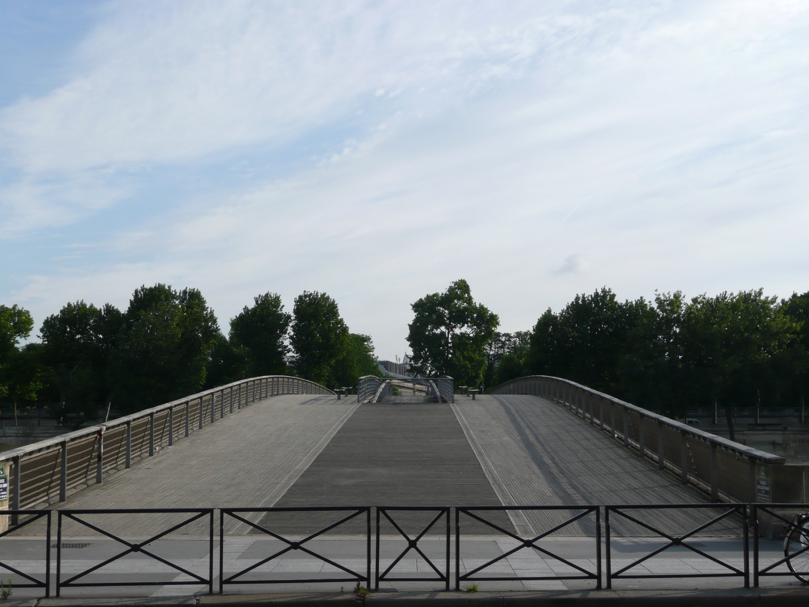 Picture France Paris The Bridges of Paris 2007-06 18 - Photographer The Bridges of Paris