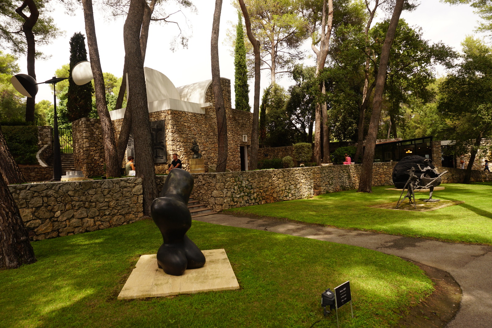 Picture France Saint Paul de Vence Fondation Maeght 2017-08 10 - Perspective Fondation Maeght