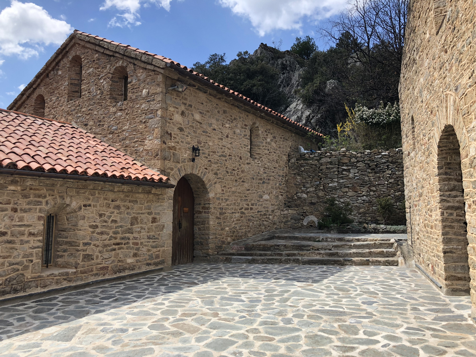 Picture France Abbaye Saint Martin du Canigou 2018-04 180 - Sightseeing Abbaye Saint Martin du Canigou