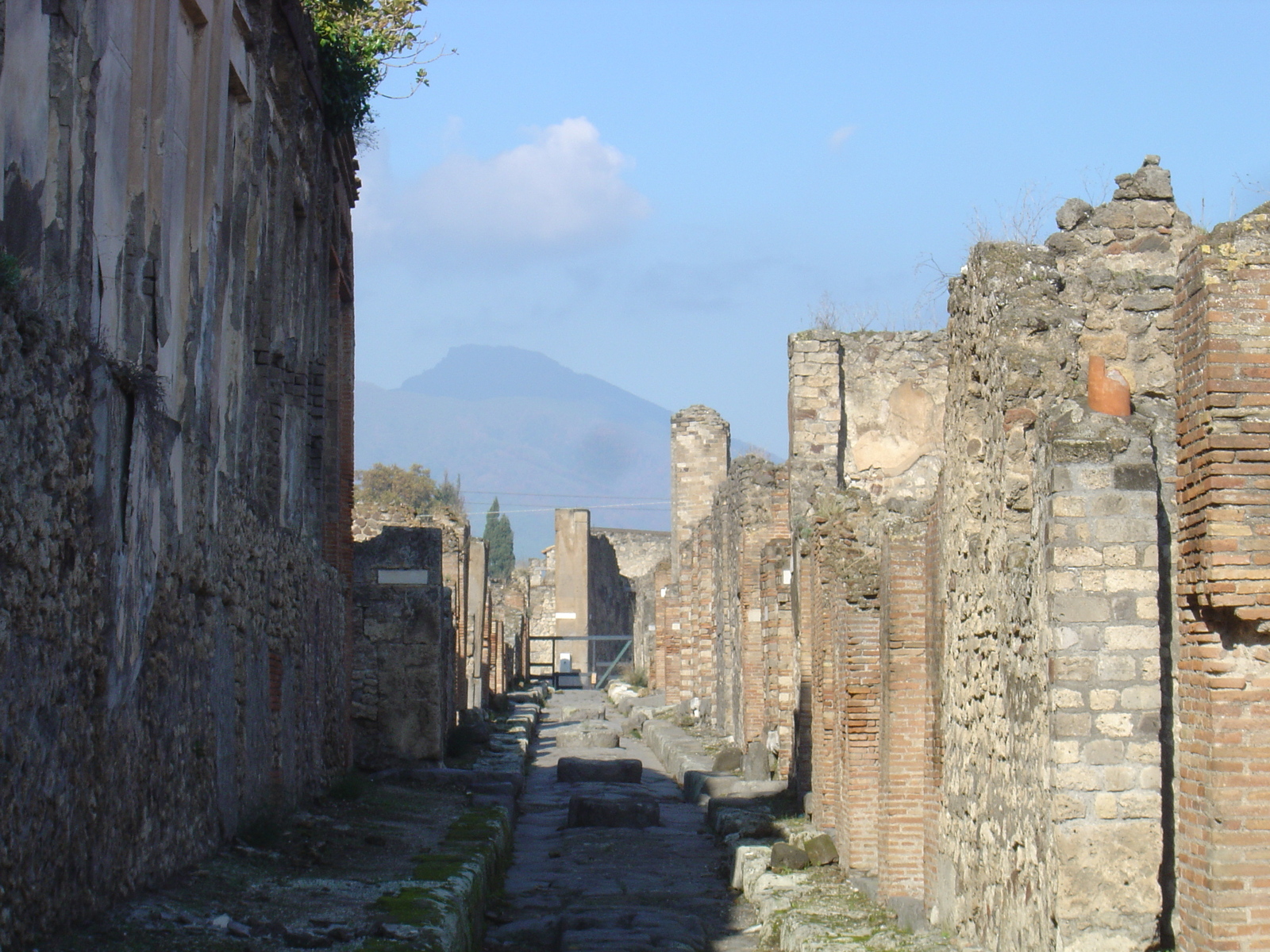 Picture Italy Pompei 2004-11 26 - Shopping Mall Pompei