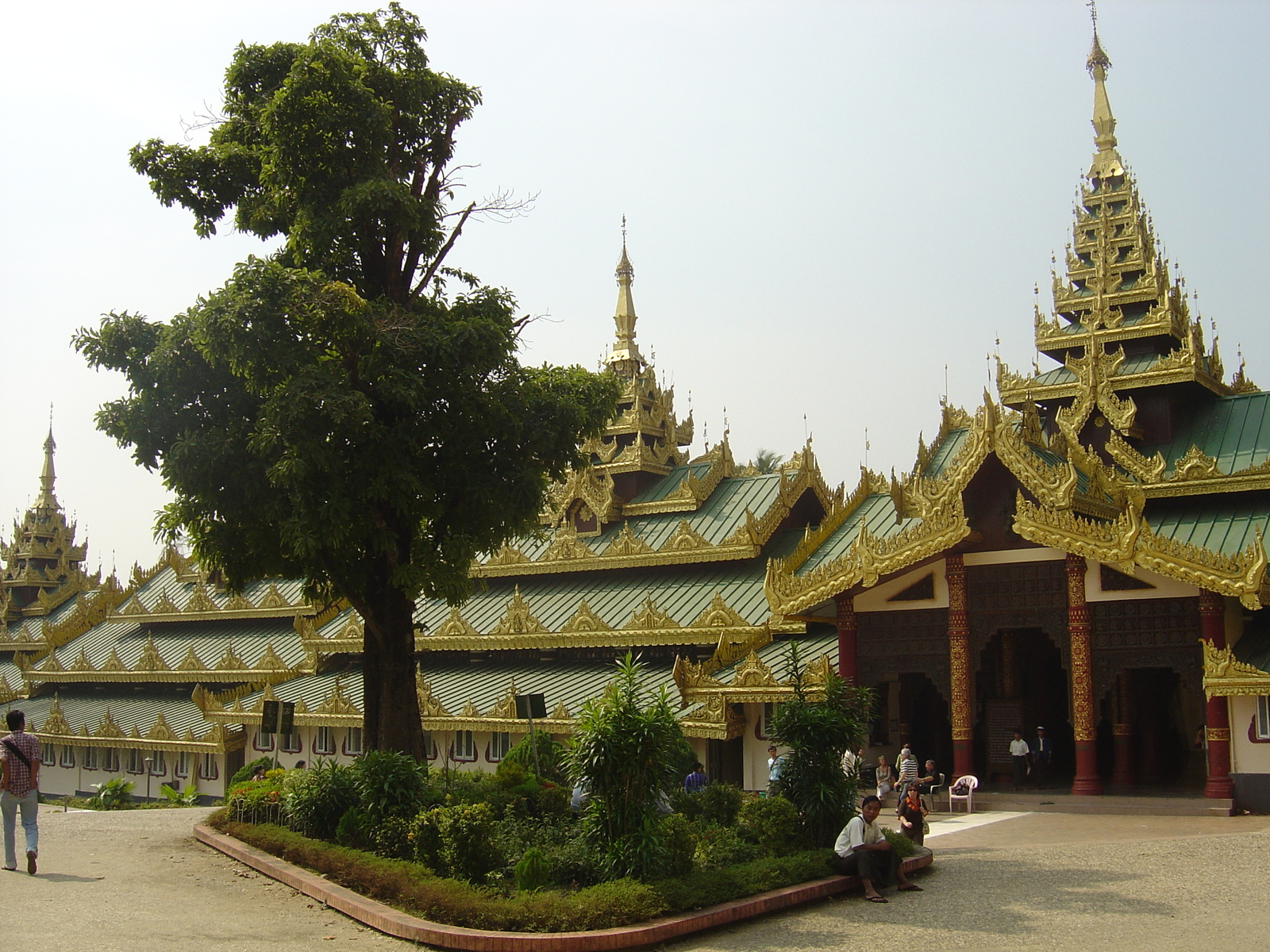 Picture Myanmar Yangon Shwedagon Pagoda 2005-01 0 - Sight Shwedagon Pagoda