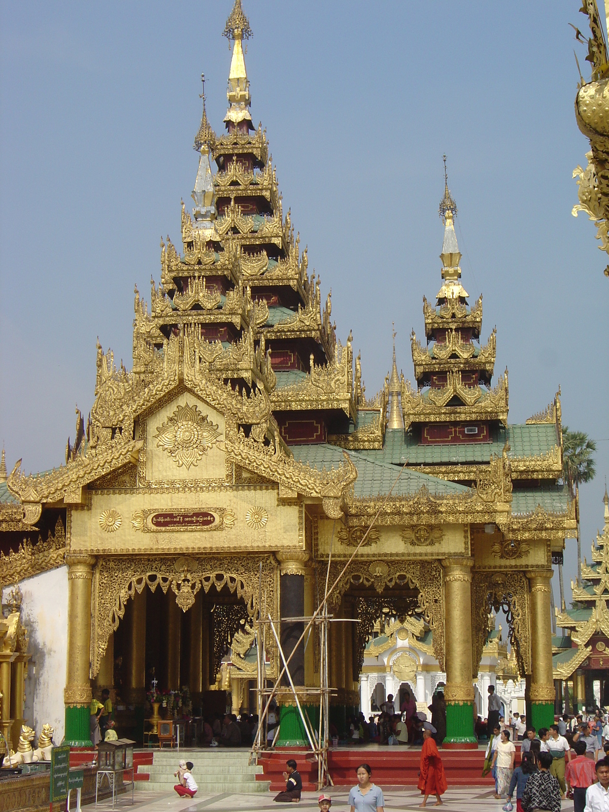 Picture Myanmar Yangon Shwedagon Pagoda 2005-01 18 - Tourist Places Shwedagon Pagoda