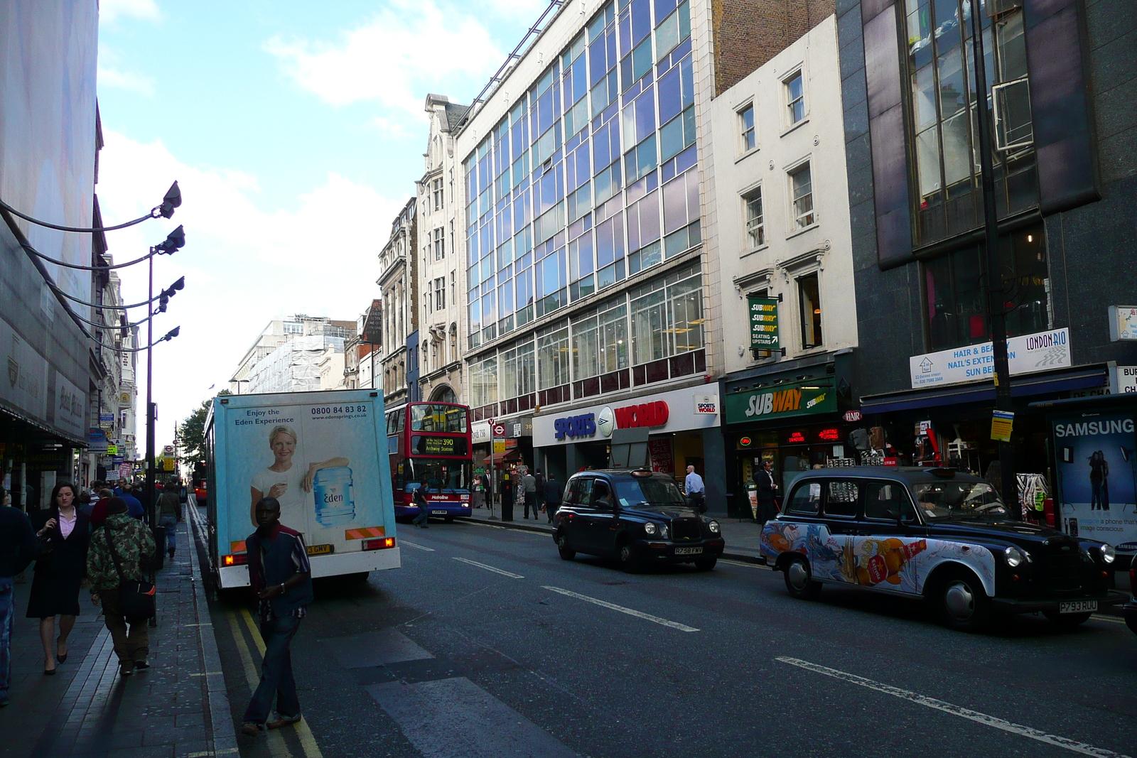 Picture United Kingdom London New Oxford Street 2007-09 5 - Store New Oxford Street