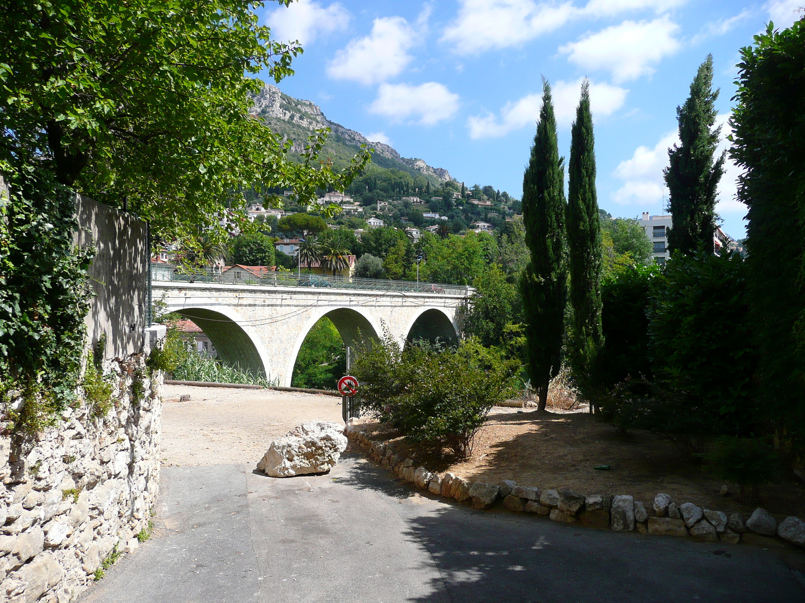 Picture France Vence Avenue H. Isnard 2007-07 27 - Car Rental Avenue H. Isnard