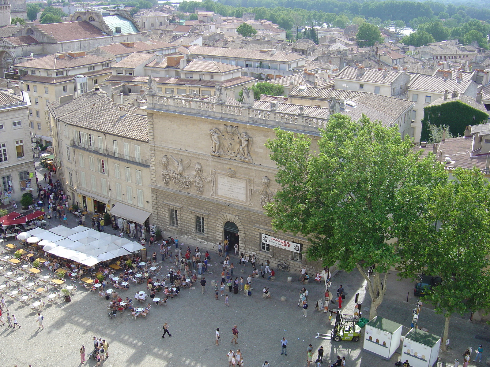 Picture France Avignon 2004-08 41 - Randonee Avignon