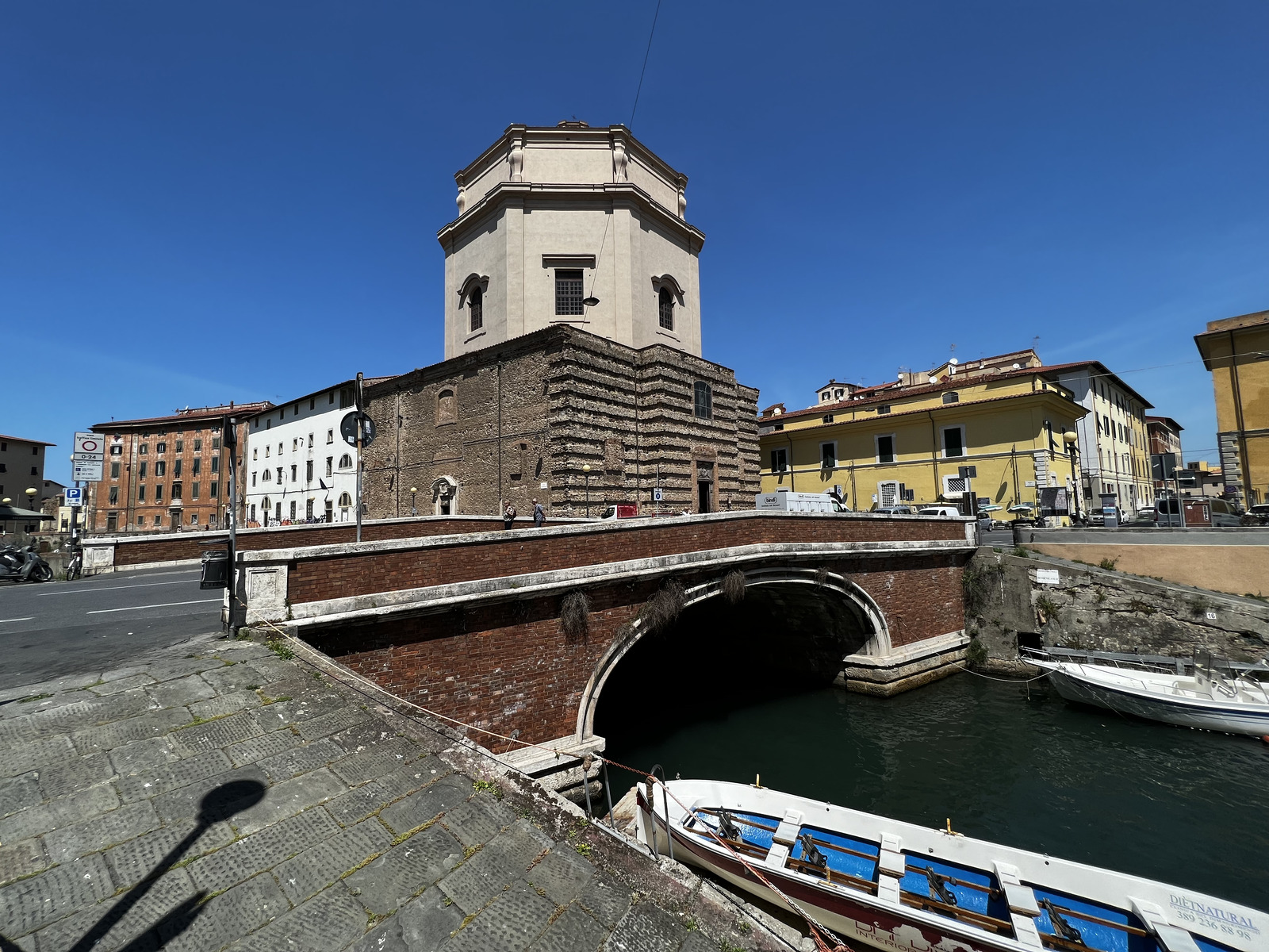 Picture Italy Livorno 2022-05 25 - Perspective Livorno