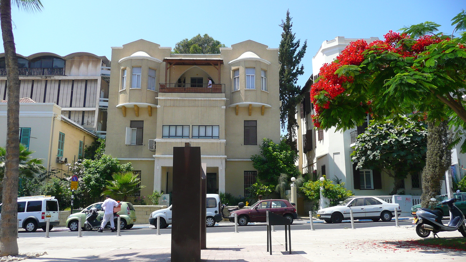 Picture Israel Tel Aviv Rothschild Street 2007-06 0 - Shopping Mall Rothschild Street