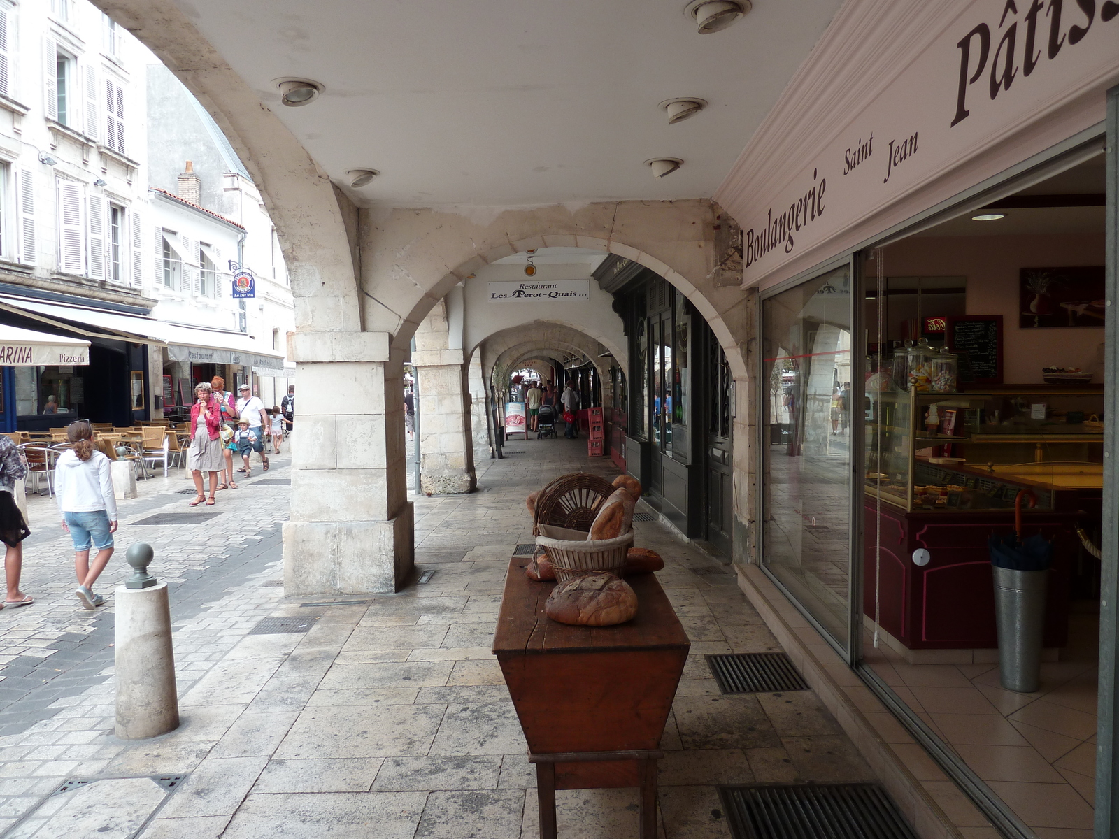 Picture France La Rochelle 2010-08 47 - Store La Rochelle