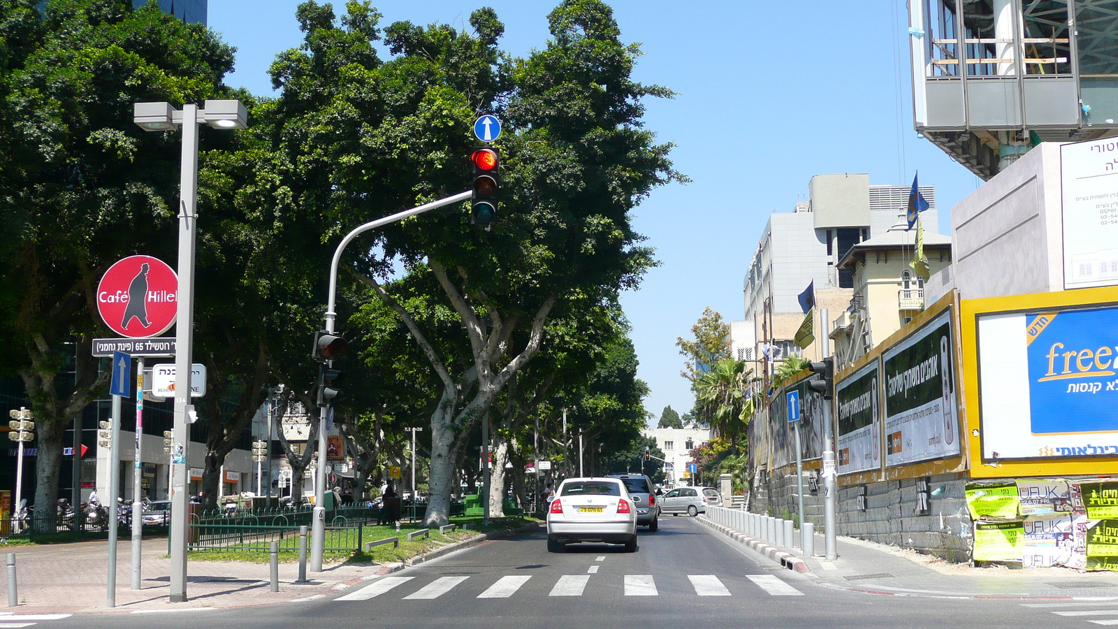 Picture Israel Tel Aviv Rothschild Street 2007-06 2 - Photo Rothschild Street