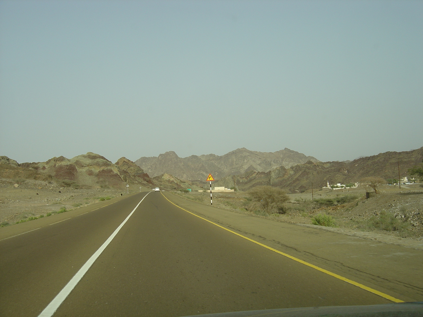 Picture Sultanate of Oman Buraimi to Sohar road 2005-03 26 - Photographer Buraimi to Sohar road