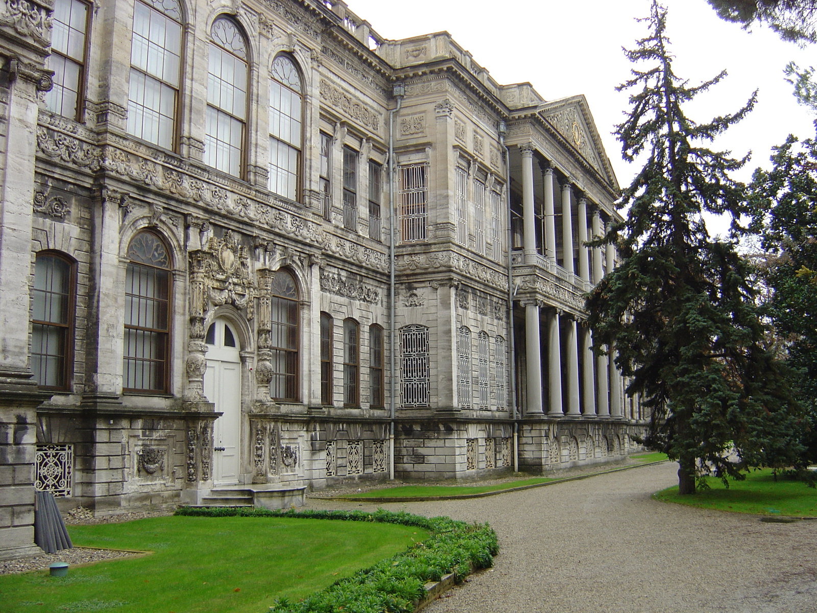 Picture Turkey Istanbul Dolmabahce Palace 2004-12 32 - Discover Dolmabahce Palace