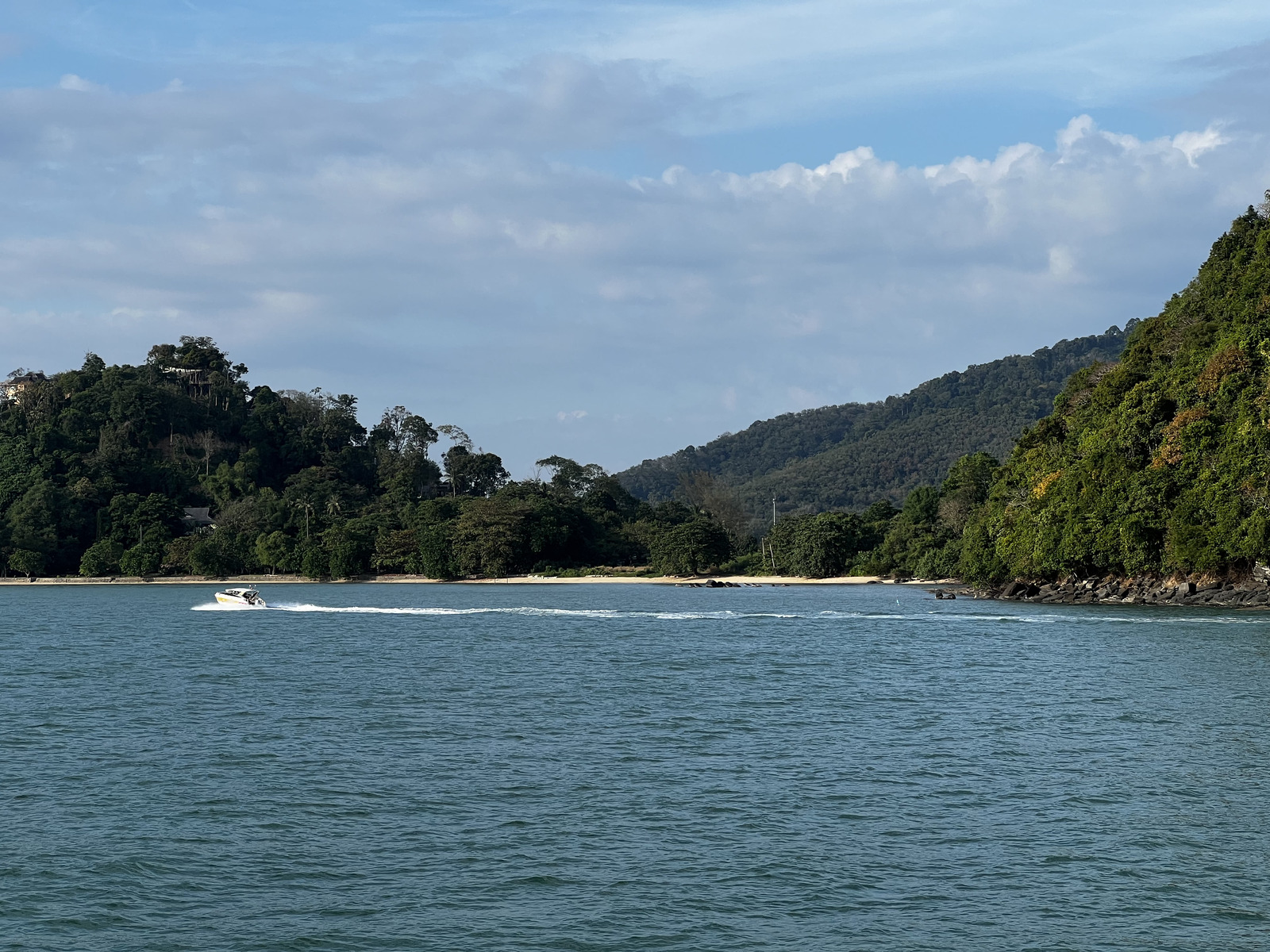 Picture Thailand Ko Phi Phi to Phuket Ferry 2021-12 34 - Perspective Ko Phi Phi to Phuket Ferry