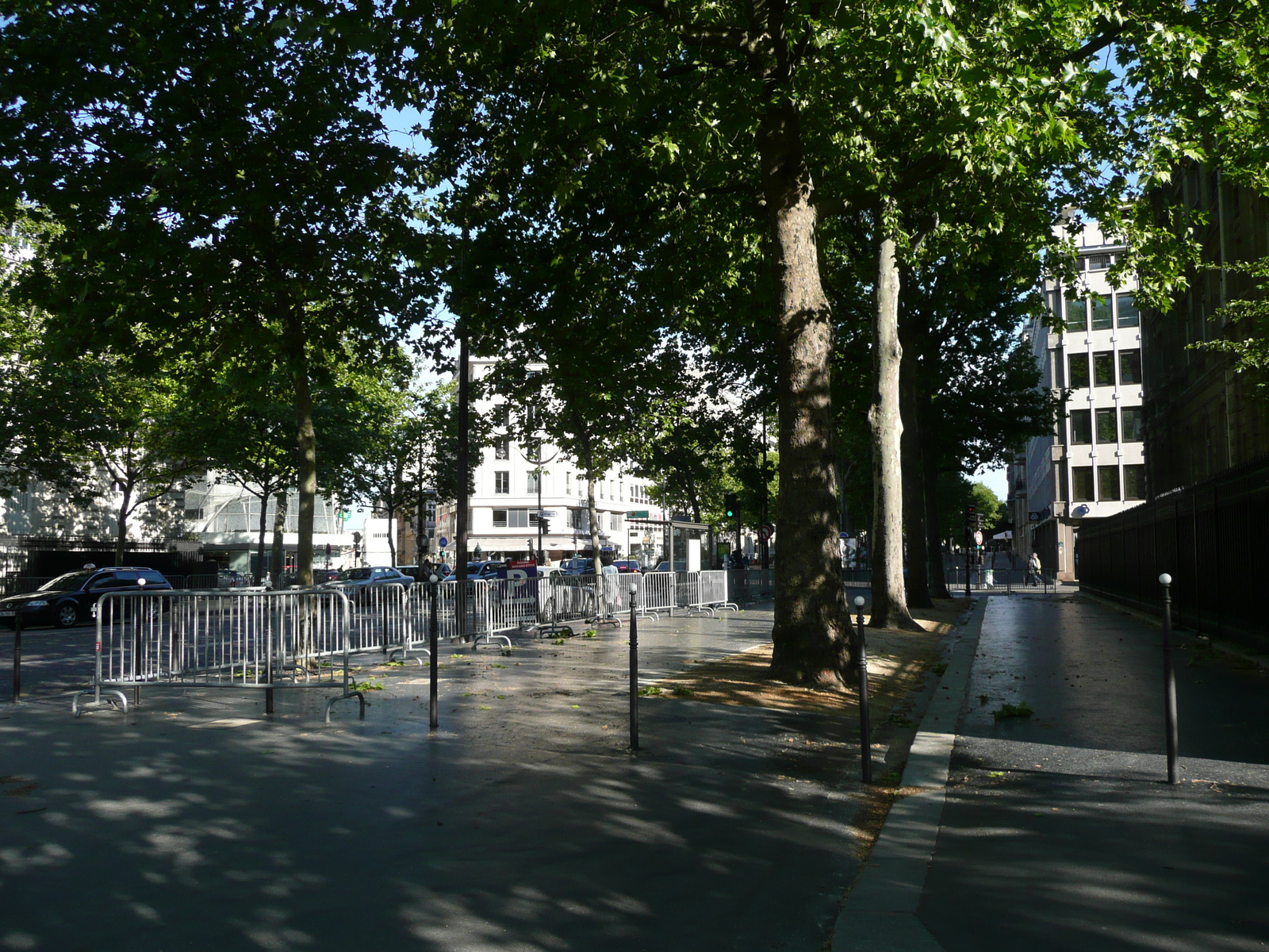 Picture France Paris Etoile and Arc de Triomphe 2007-05 73 - Perspective Etoile and Arc de Triomphe