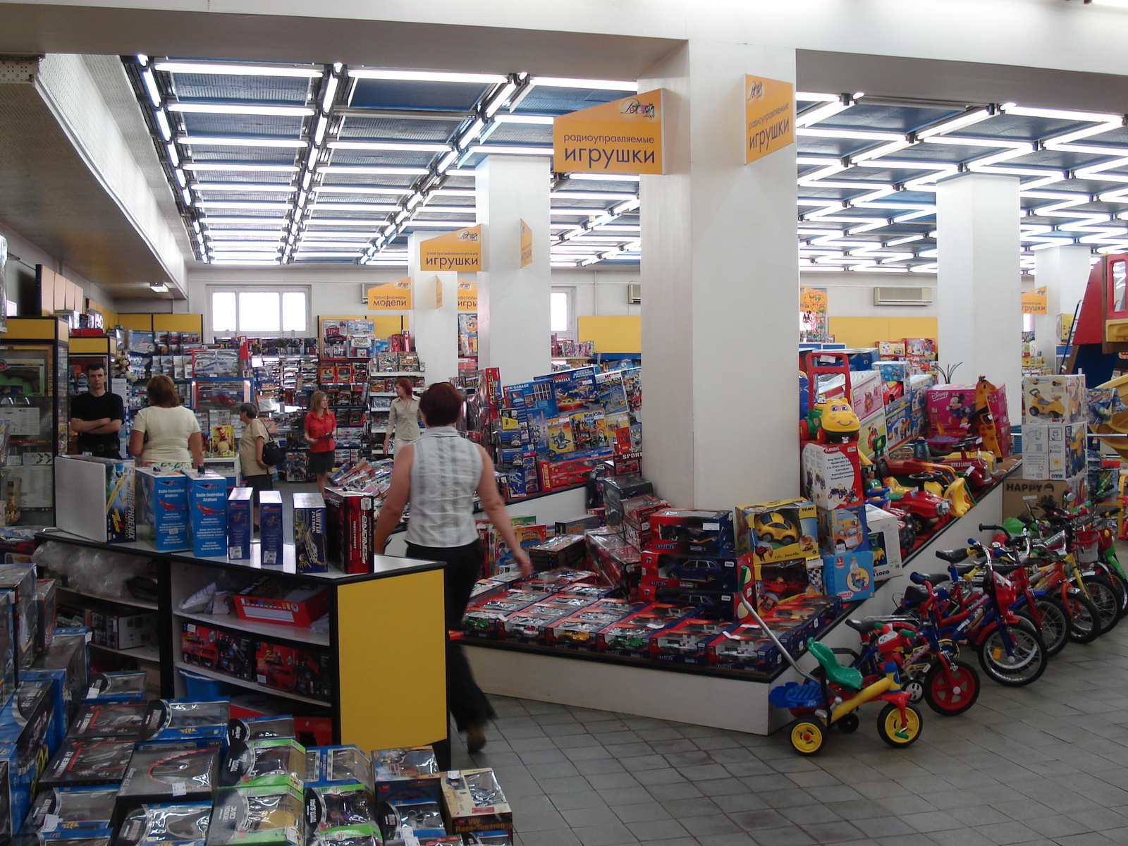 Picture Russia St Petersburg Nevsky Departement Store 2006-07 4 - Road Nevsky Departement Store