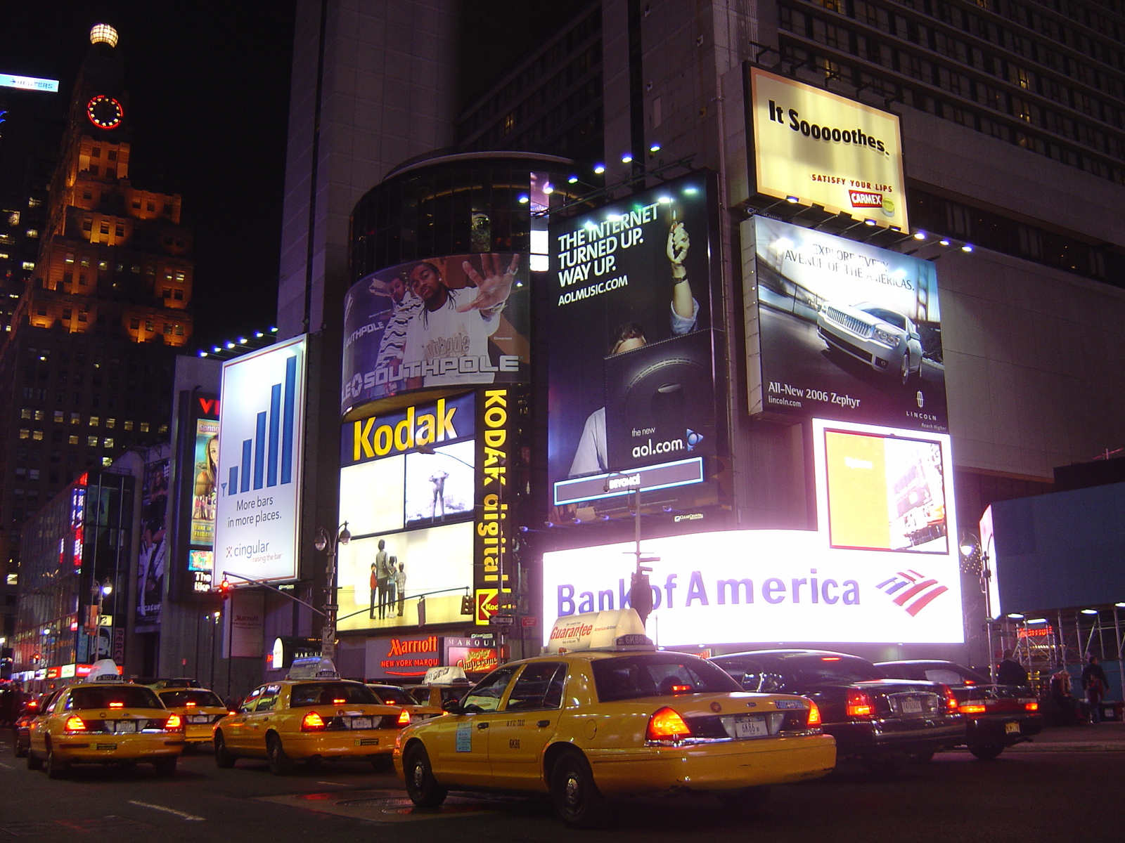 Picture United States New York Time Square 2006-03 64 - Perspective Time Square