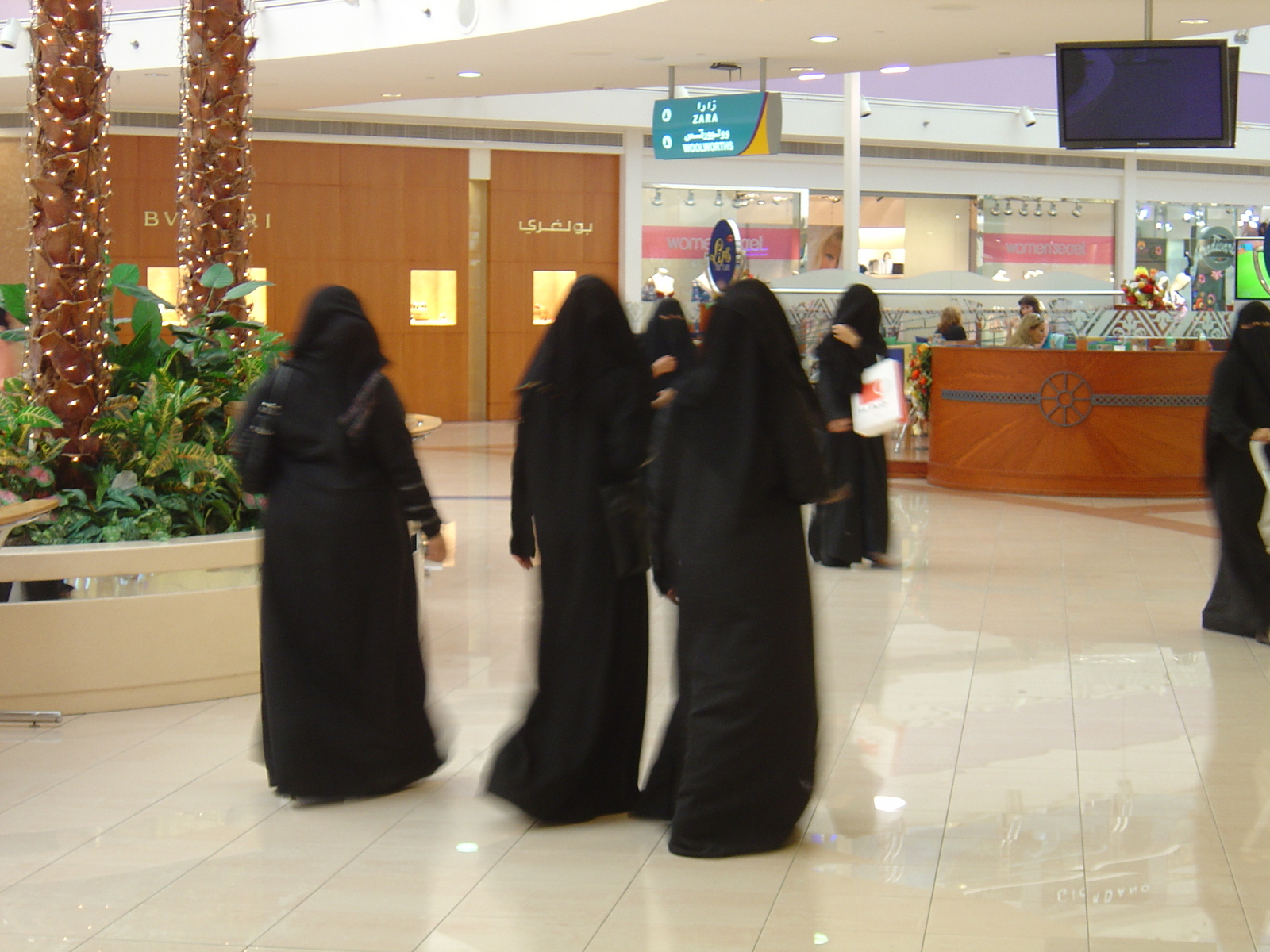 Picture United Arab Emirates Abu Dhabi Marina Mall 2005-09 14 - Pictures Marina Mall