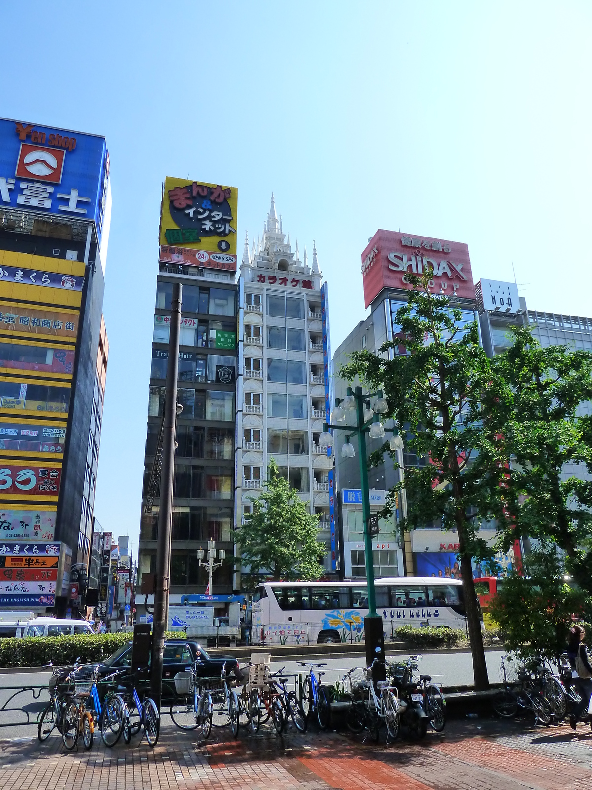 Picture Japan Tokyo Shinjuku 2010-06 38 - Road Shinjuku